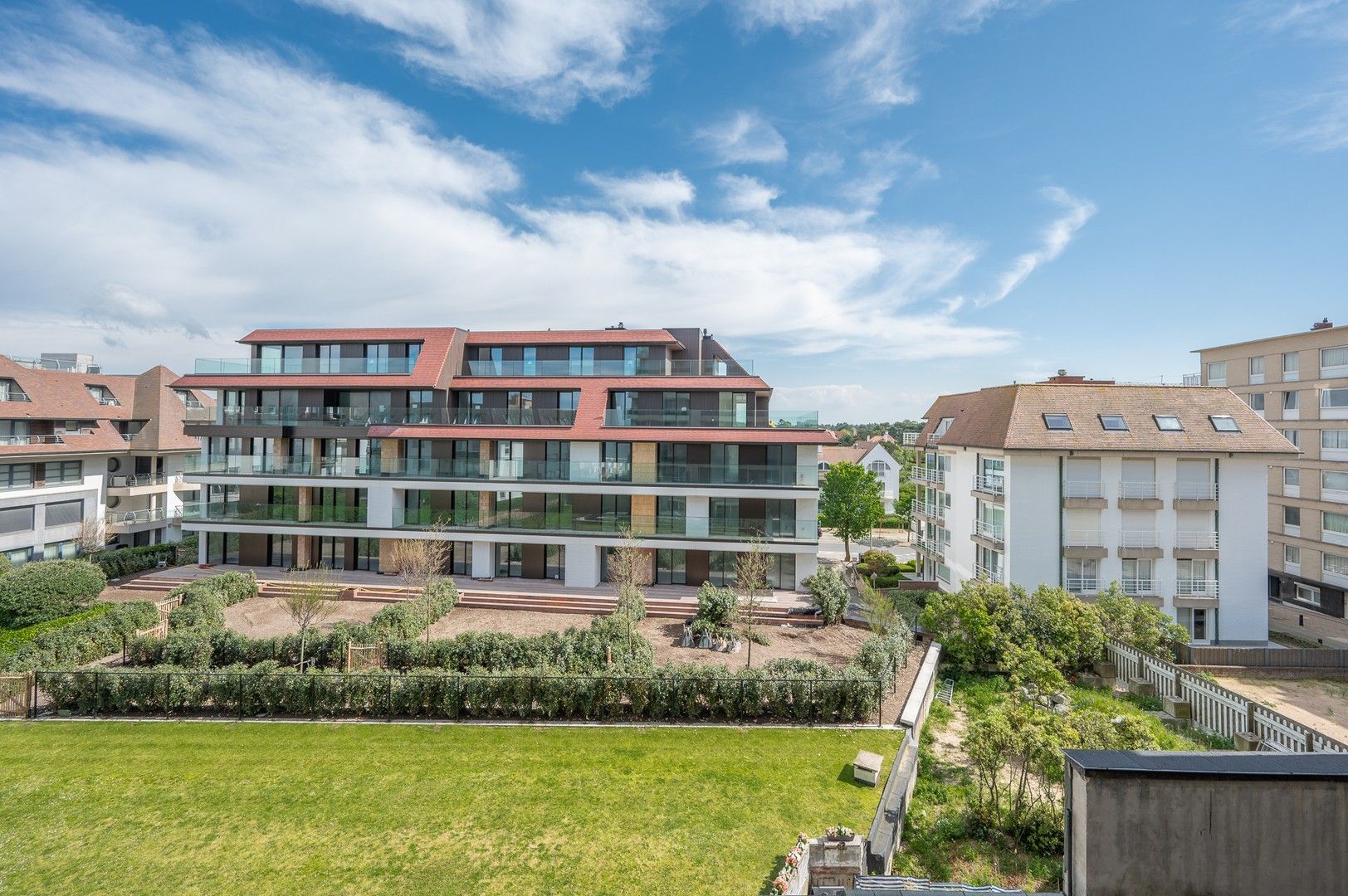 Appartement met frontaal zeezicht gelegen in hartje het Zoute, nabij de winkels en de zeedijk. foto 18