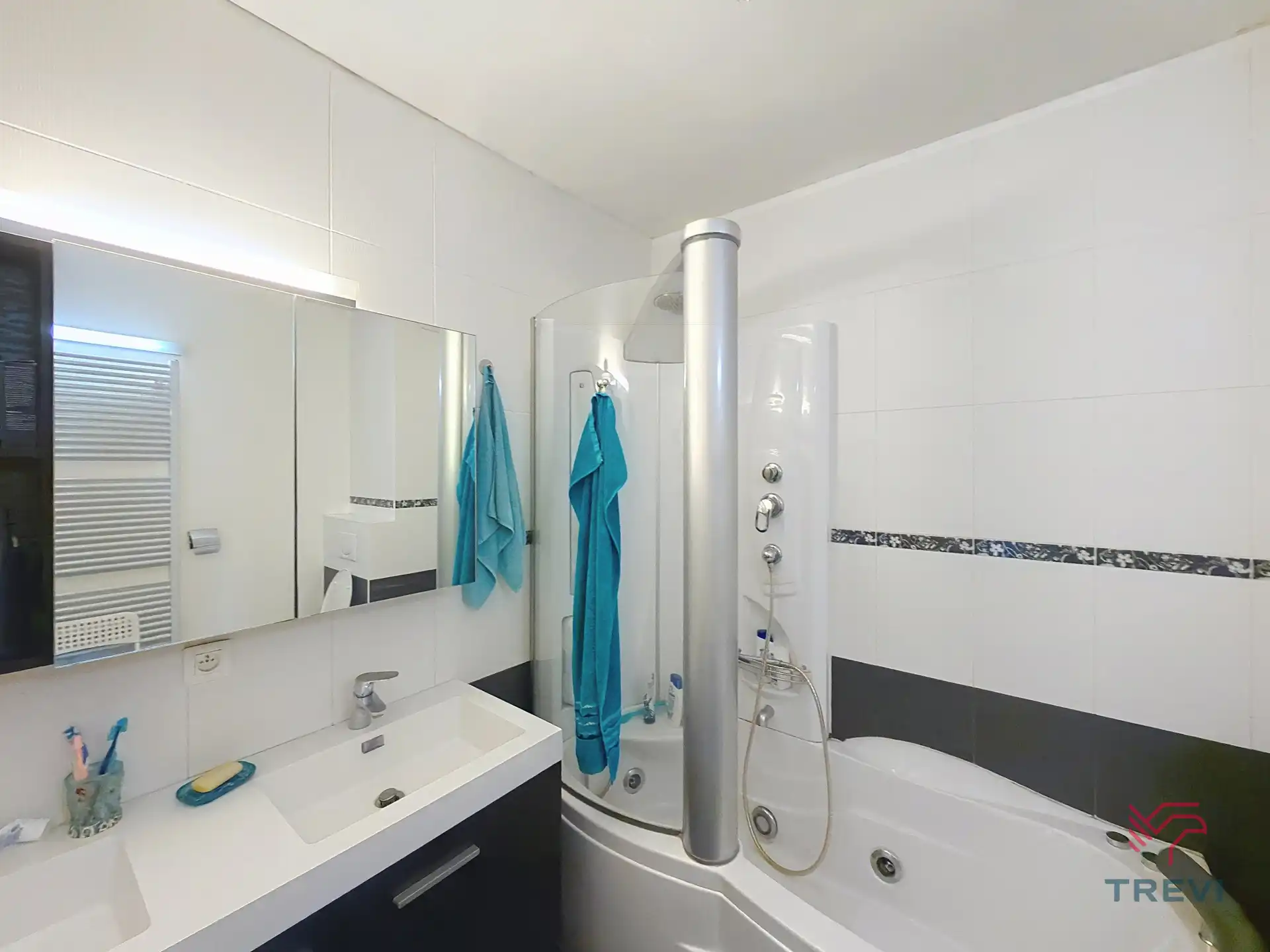 Prachtig appartement met 2 slaapkamers op de Louizalaan ! foto 9