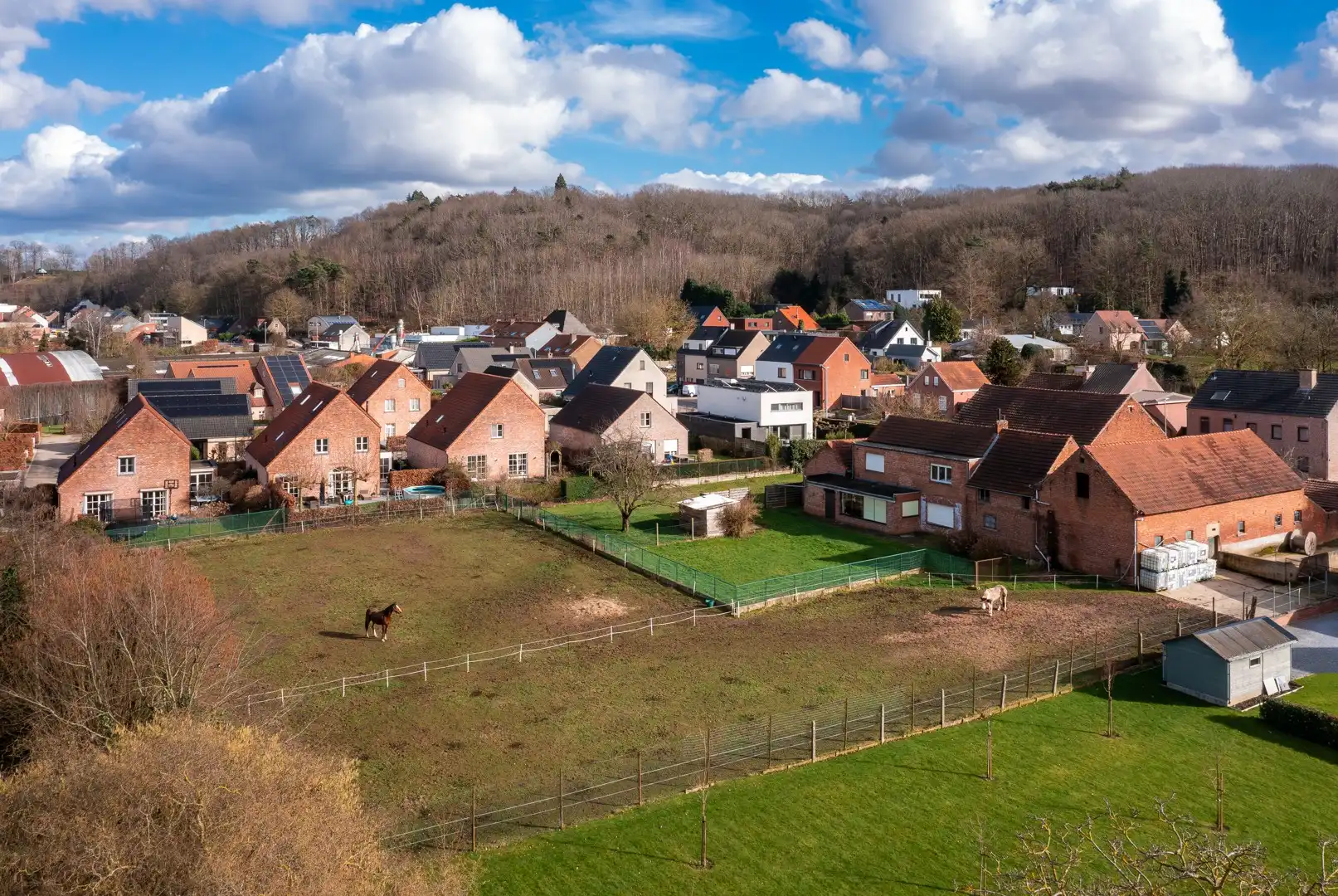 Projectgrond van 40are met verschillende mogelijkheden nabij Leuven foto {{pictureIndex}}