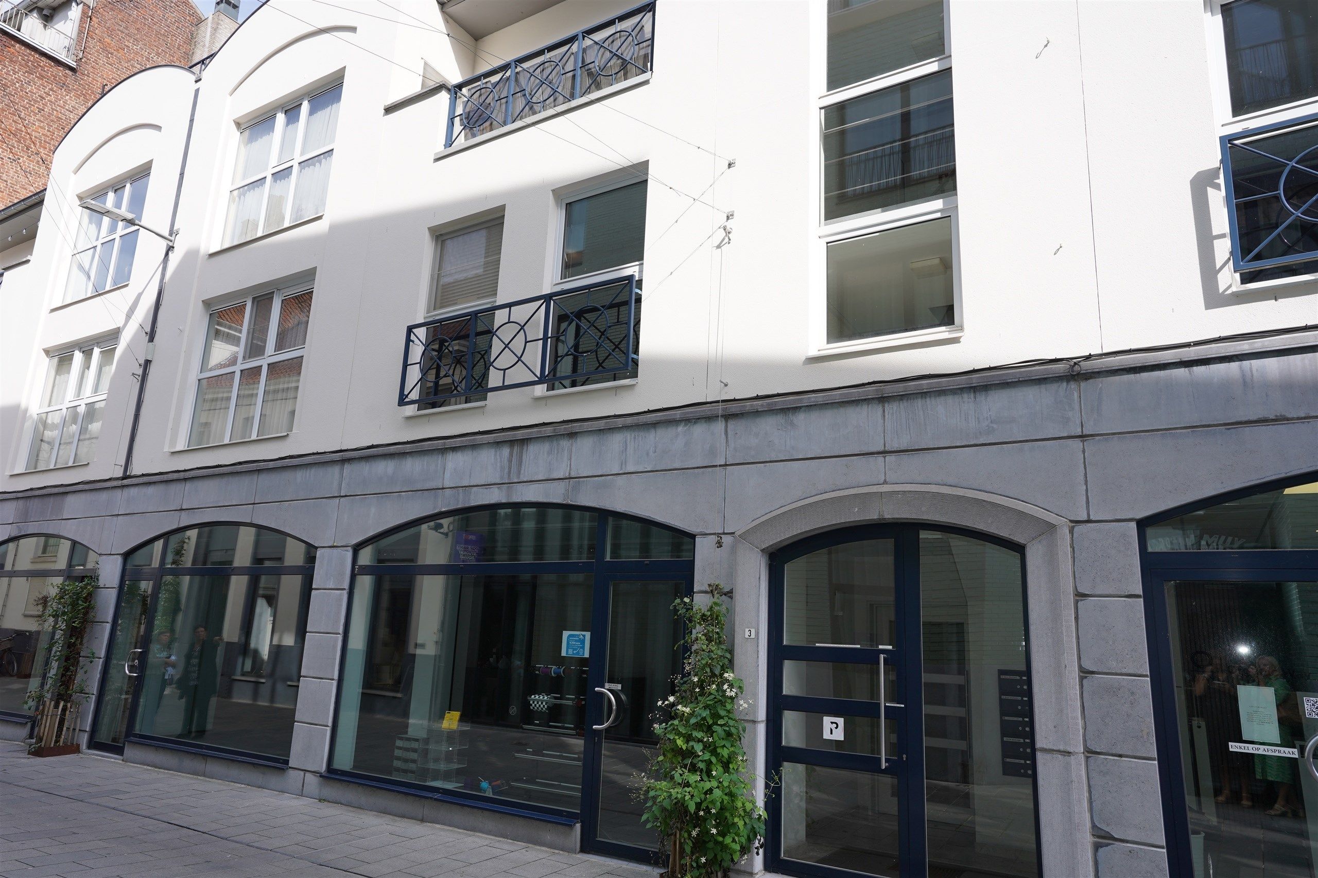 Zeer goed gelegen stadsappartement met garage + groot terras foto 3