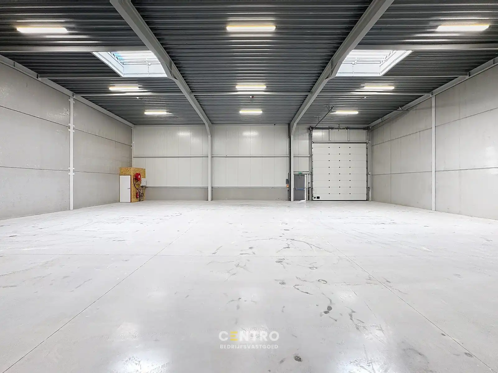 NB KMO-UNIT (359,8m²) te koop met 2 private parkeerplaatsen voor de deur, elektrische sectionaalpoort en sanitair blok op industriezone "Herdersbrug" te 8000 Brugge foto 5