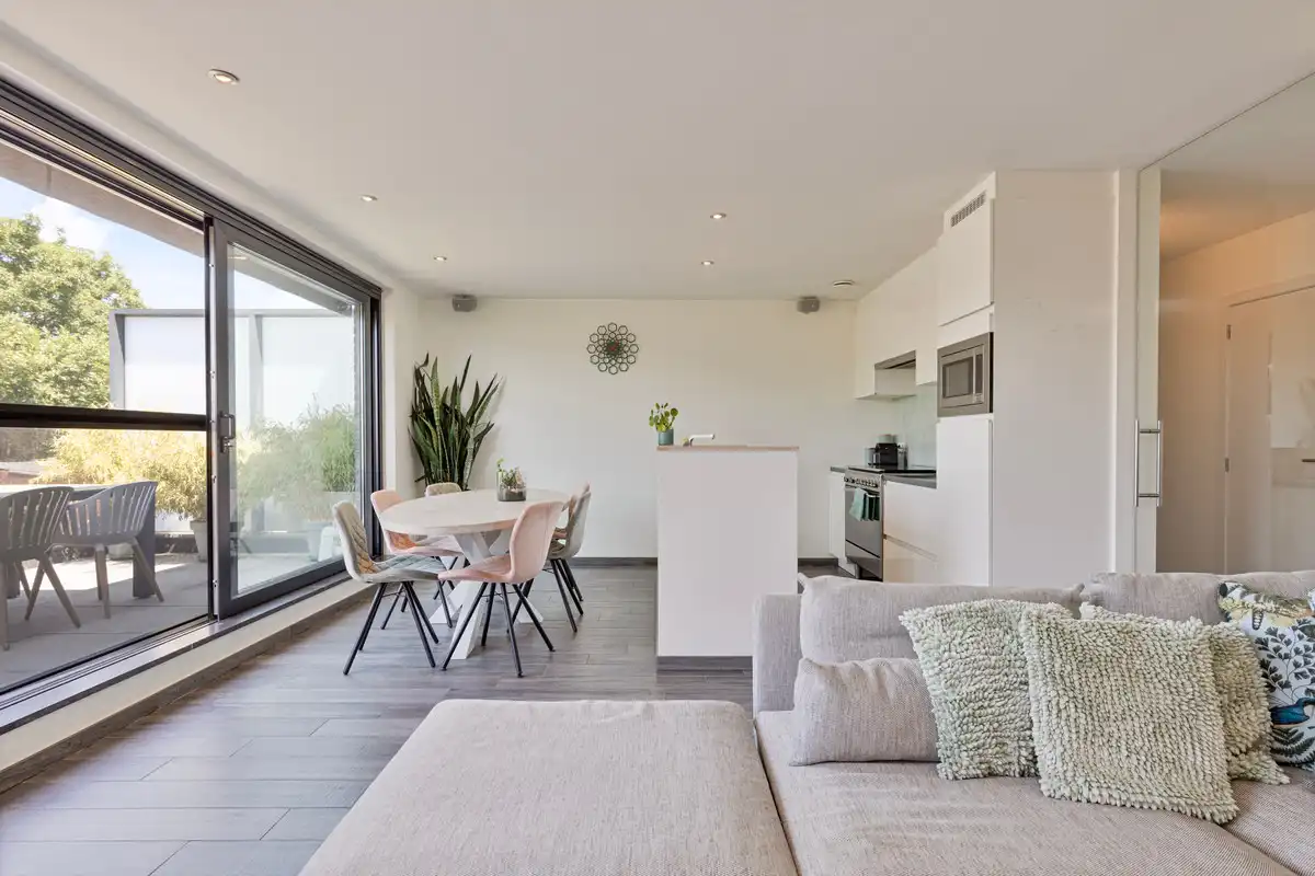 FLEXIBEL DUPLEX APPARTEMENT VAN 183M² MET 5 SLAAPKAMERS MET ZORG- EN WOONOPLOSSING NABIJ CENTRUM TONGEREN. foto 6