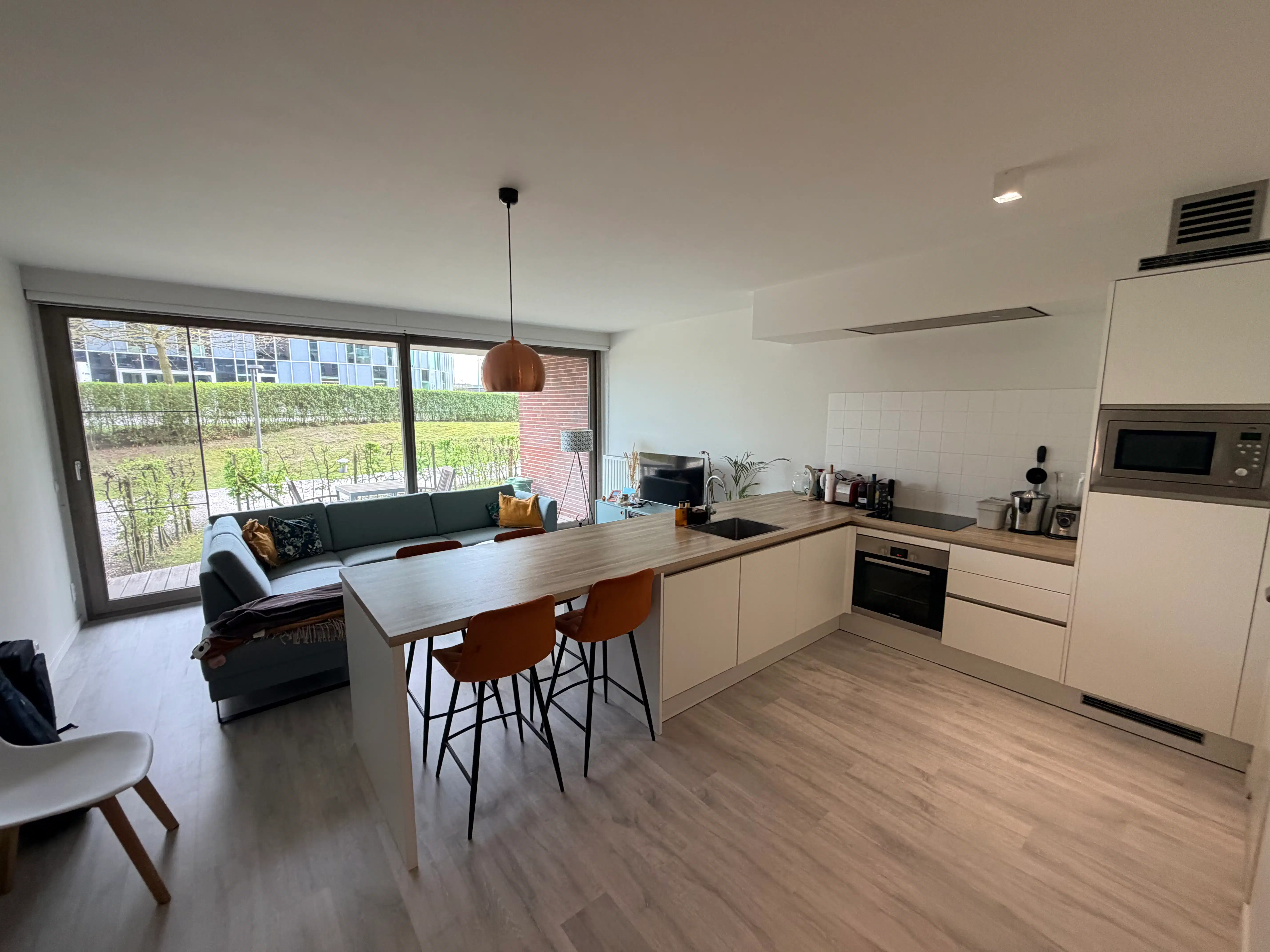 --- NIEUW ---&nbsp;Instapklaar gelijkvloers appartement met tuin op topligging nabij Gent-Sint-Pieters. foto 5