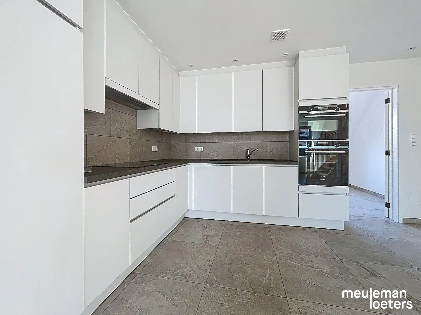 Duplex appartement met ruime garage foto 5