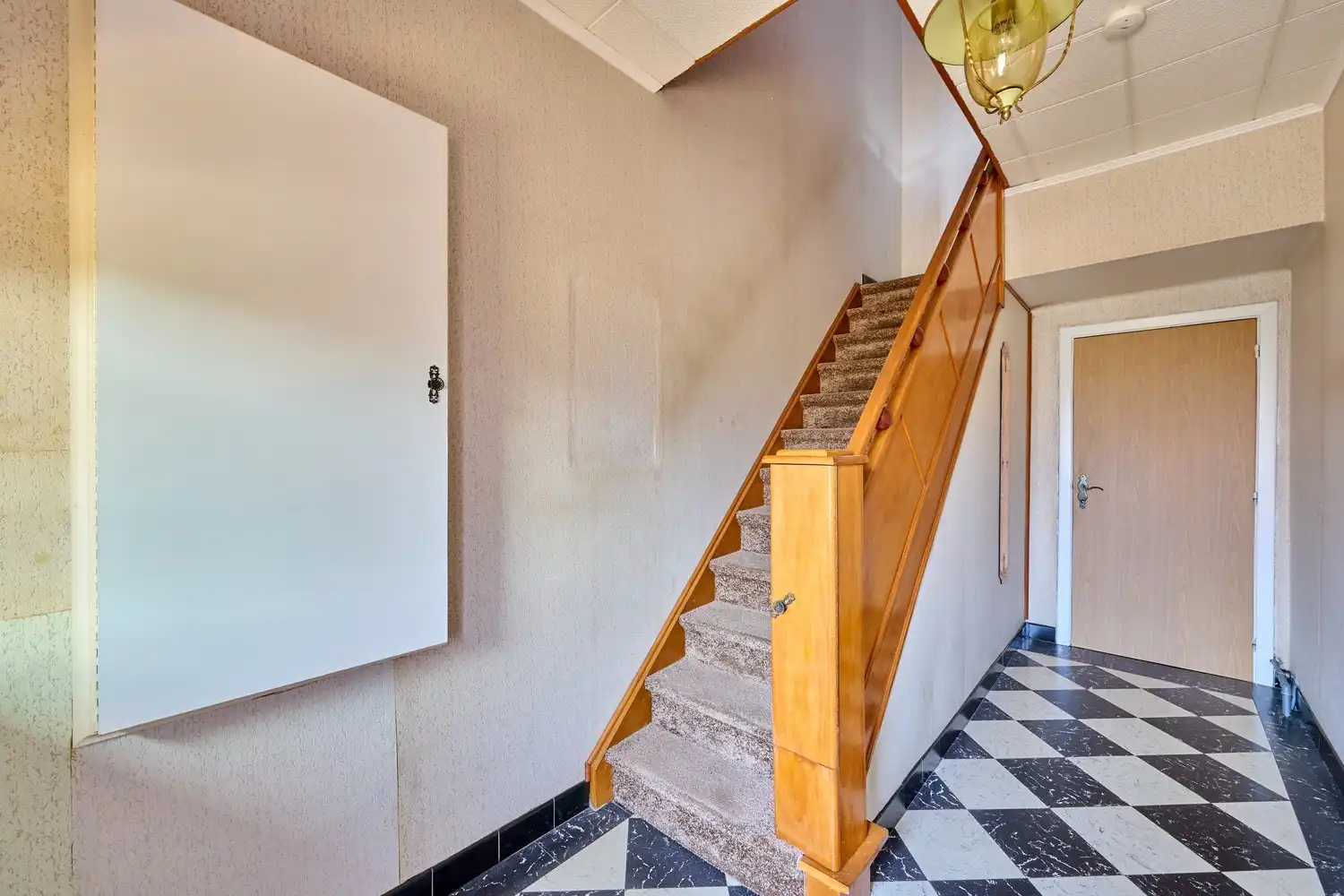 Karaktervolle renovatiewoning op een fijne rustige locatie foto 4