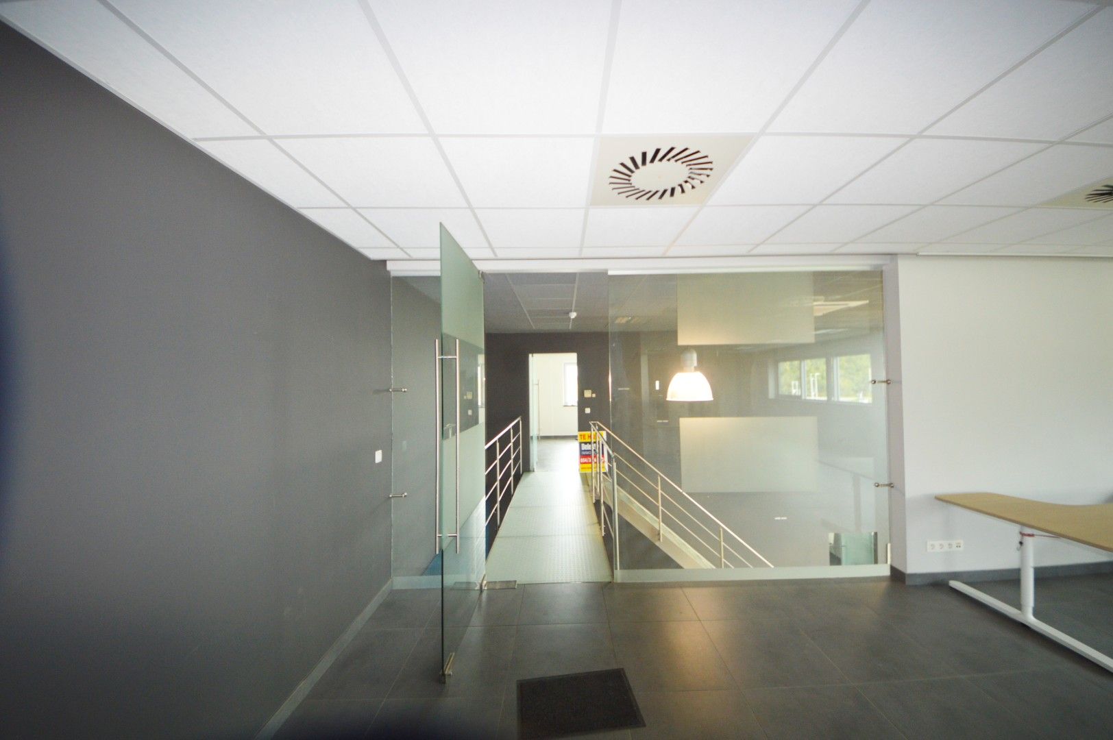 MODERN KANTOOR MET PARKING  foto 14
