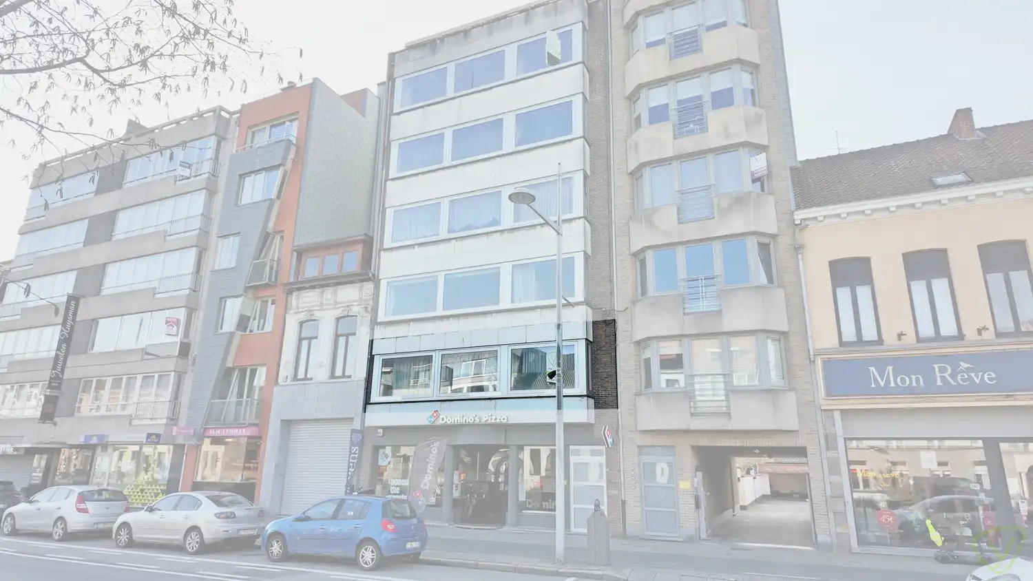 Lichtrijk en ruim 3-slaapkamerappartement op centrale ligging foto 2