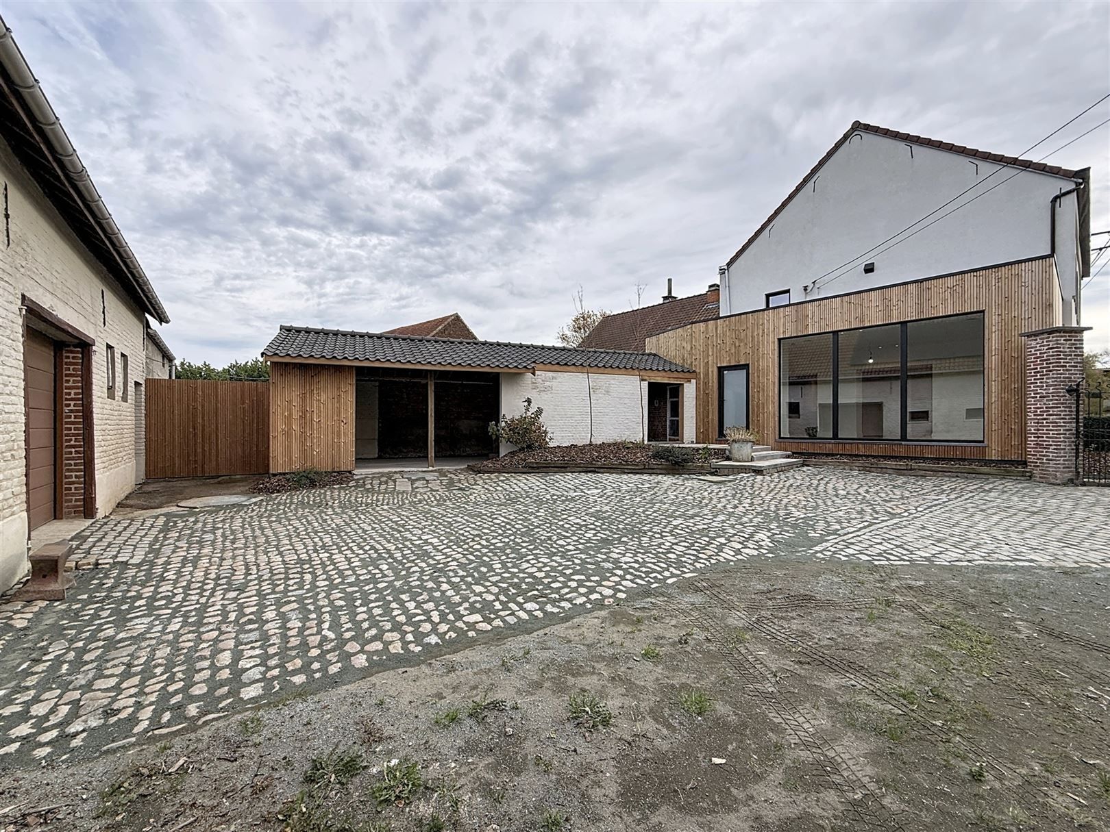 Energiezuinige, gerenoveerde hoeve, bijgebouwen,7a 83ca foto 3