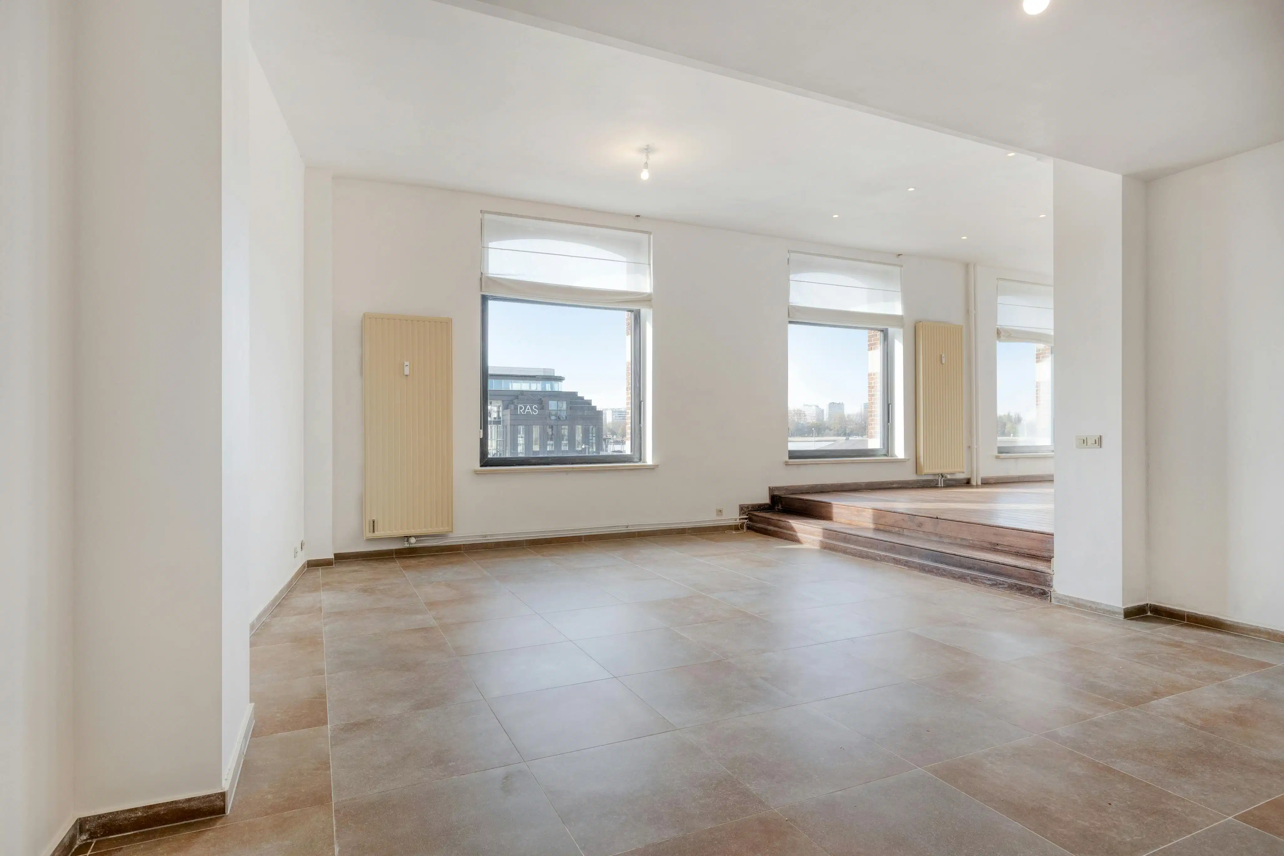 Twee slaapkamer appartement met Scheldezicht te koop in Antwerpen foto 4