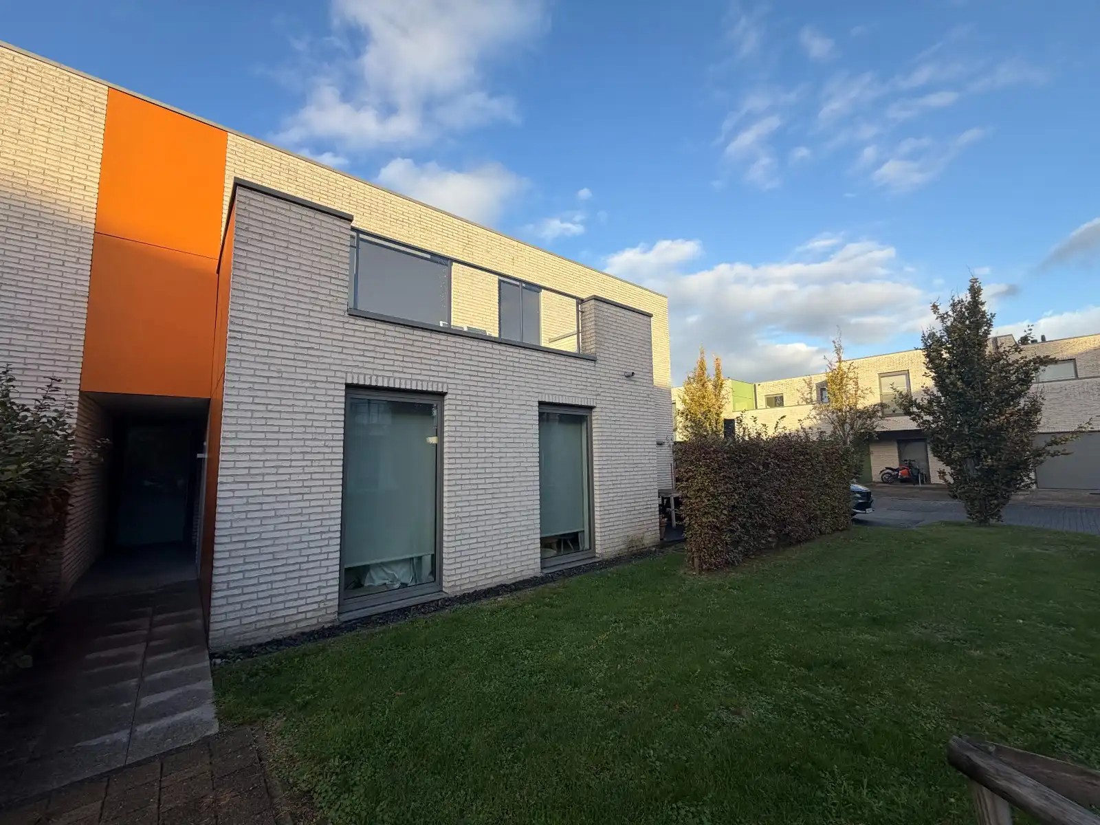 Prachtig afgewerkt gelijkvloersappartement foto 2