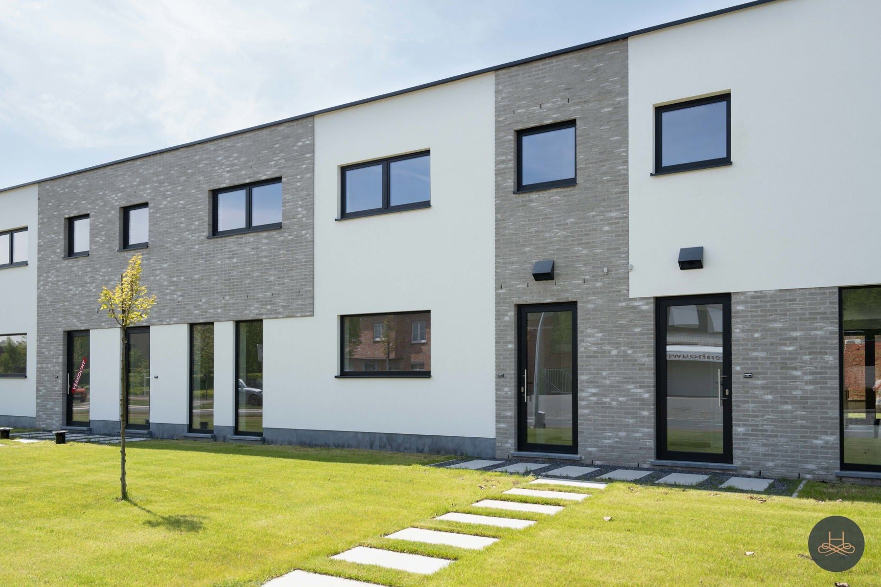 Gesloten BEN - woning met luxueuze afwerking op toplocatie foto {{pictureIndex}}