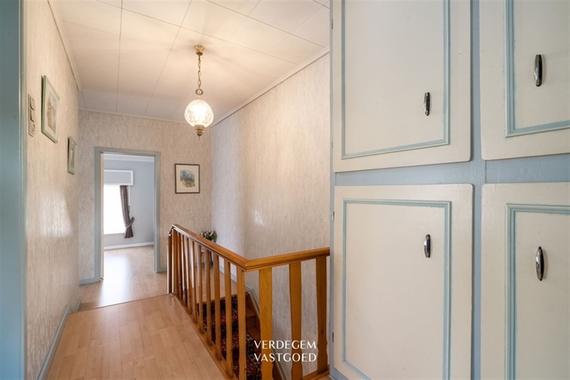 Jaren '60 woning met 4 slaapkamers, garage en leuke tuin foto 9