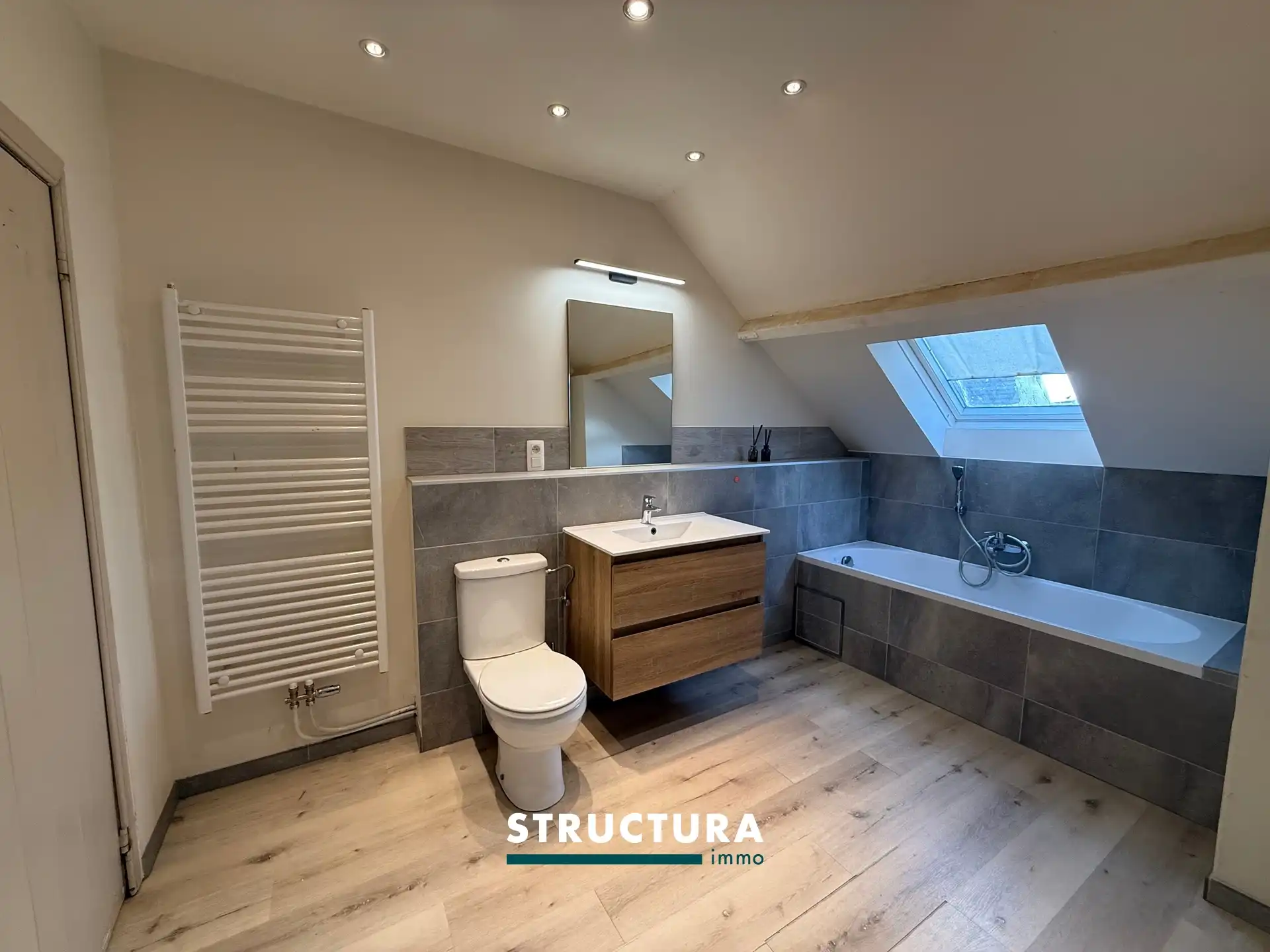 Veelzijdige woning (kangoeroewonen, wonen/werken, ...) met tuin en oprit foto 21