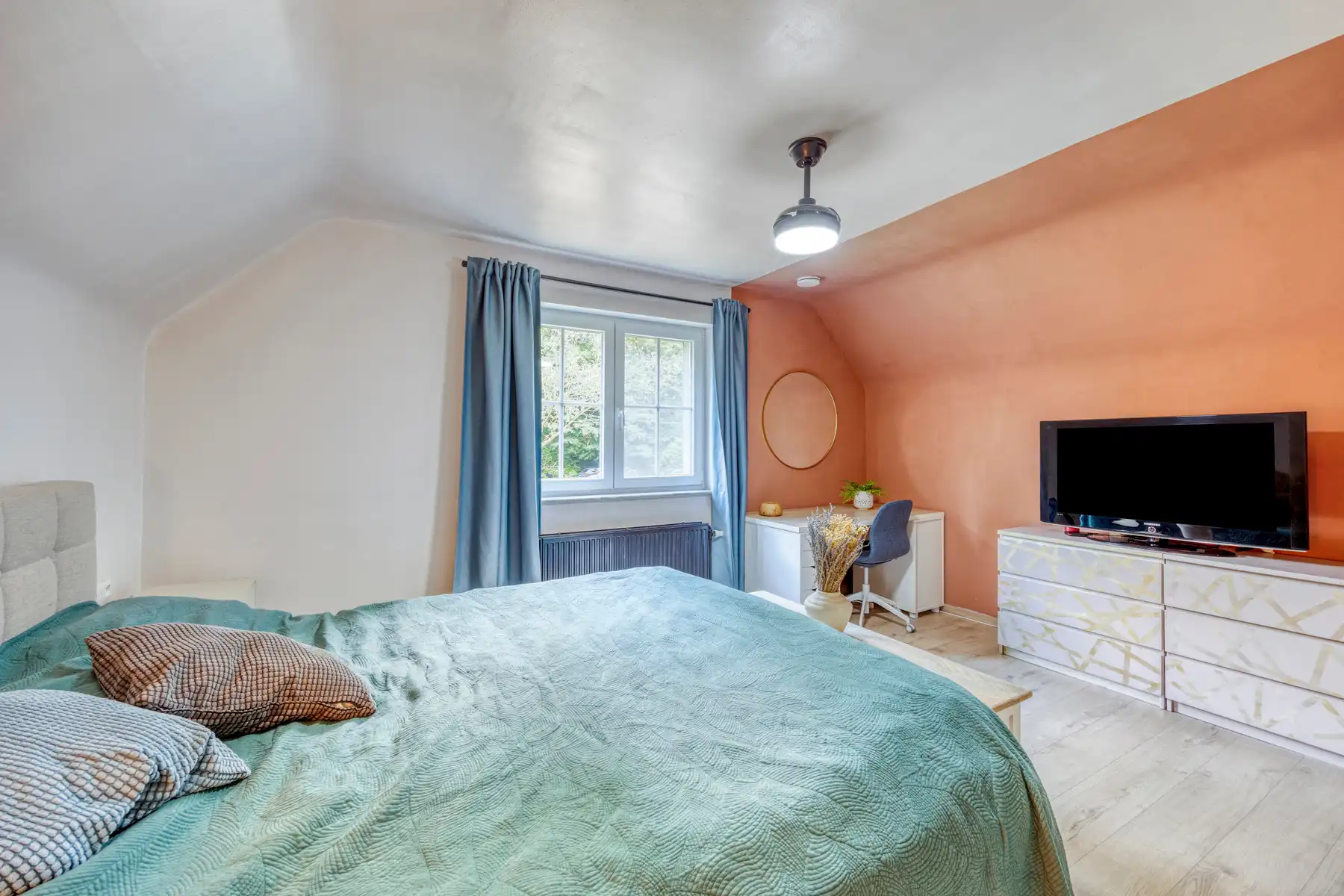 Zeer ruime gerenoveerde woning (± 398 m²) op een perceel van ± 60 are in het prestigieuze Bois de Strihoux foto 14