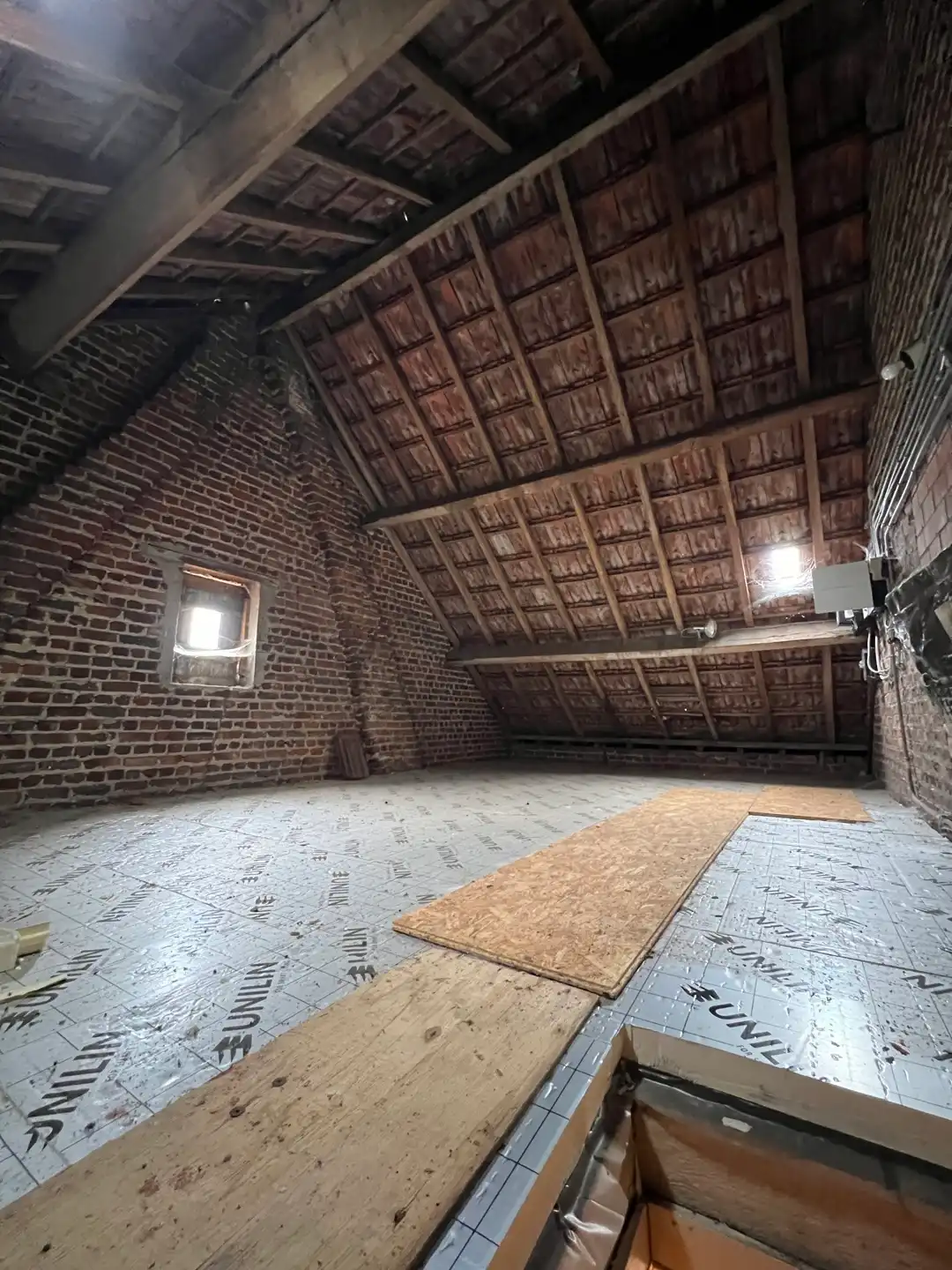 Fantastisch mooi en rustig gelegen te renoveren woning  foto 14
