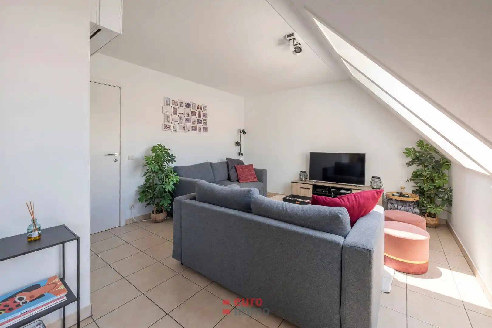 Vastgoedparel in onze bruisende winkel/wandelstraat! foto 2