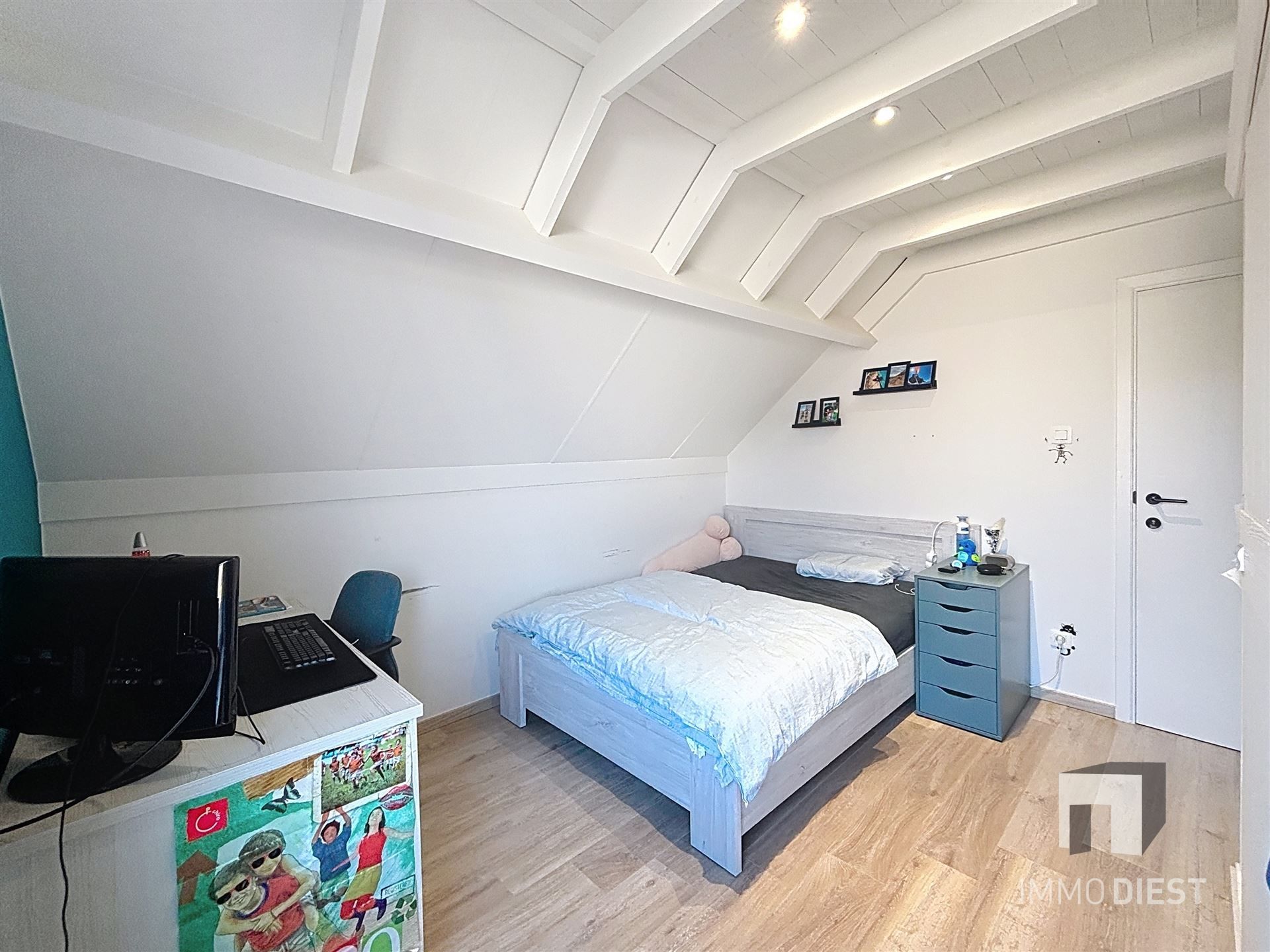 Perfecte gezinswoning in doodlopende straat met 3slpks en een mooie tuin foto 32