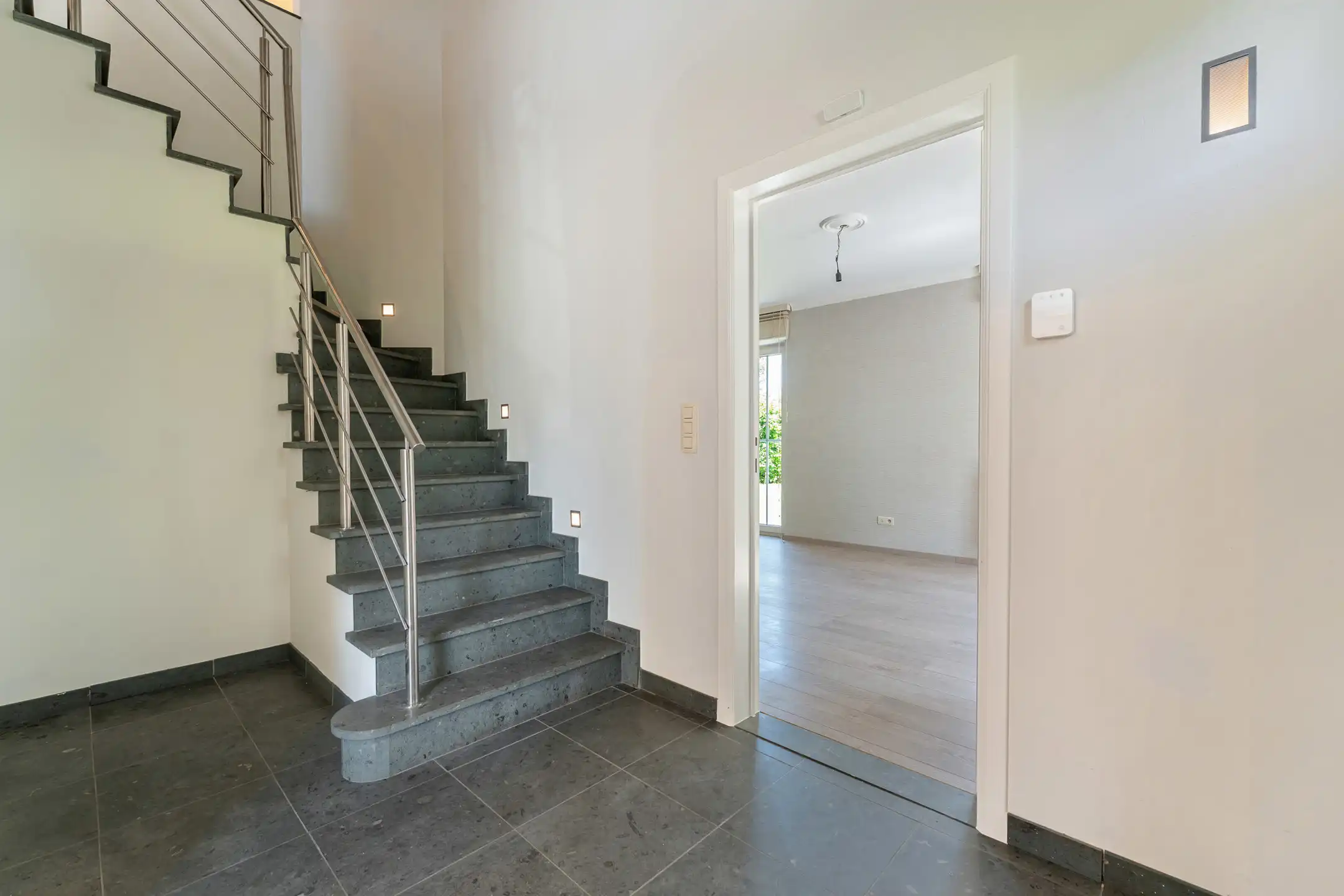 Mooie villa met achterliggende weide te Membruggen foto 4