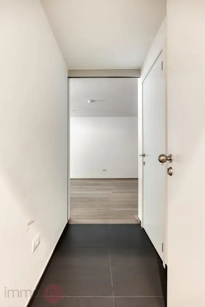 Recent gelijkvloers app. met 2 slaapkamers, tuin en 2 autostaanplaatsen. foto 8