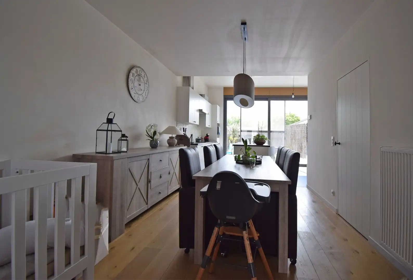 RECENTE RIJWONING MET GARAGE VOORZIEN VAN  ALLE COMFORT foto 7