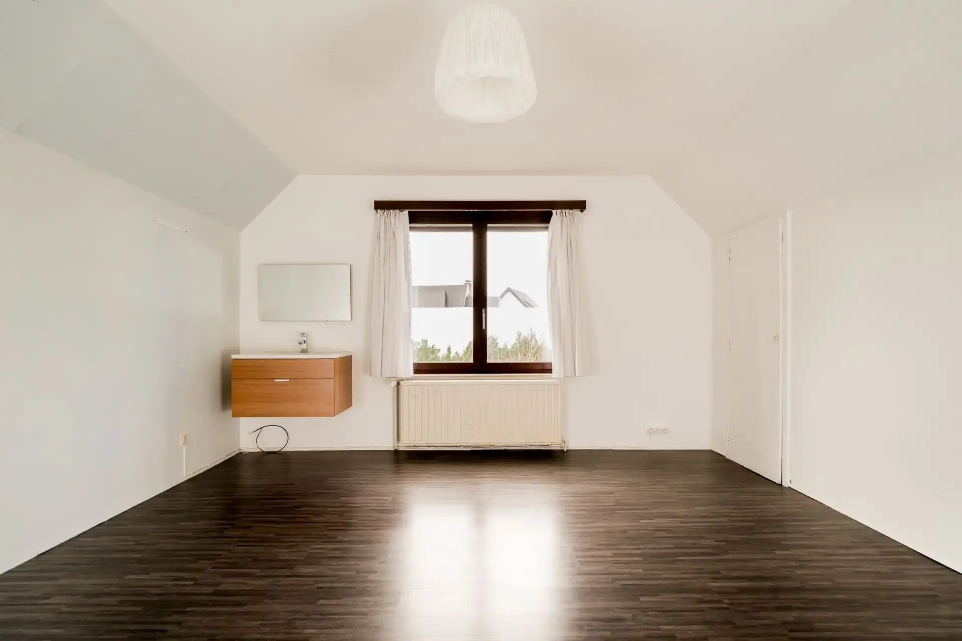 Huis met 3 slpk en zonnige tuin in rustige woonomgeving te Duffel foto 13