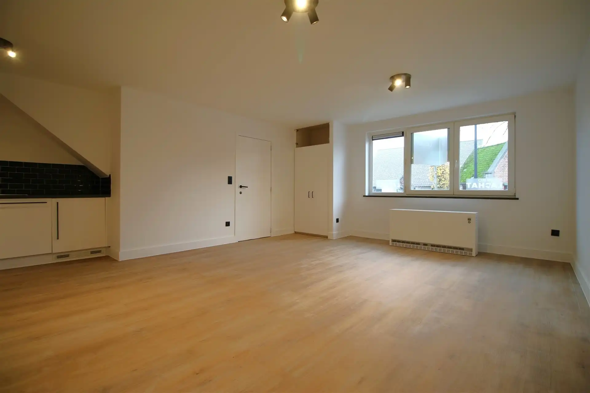 Vernieuwd éénkamerappartement in centrum Sint-Jozef foto 7
