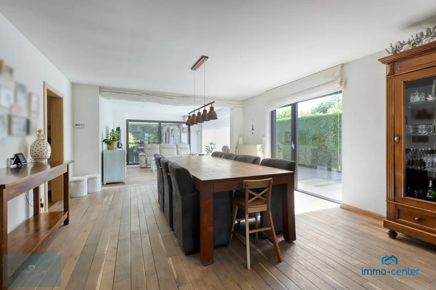 Instapklare vrijstaande woning met 4 slaapkamers en prachtige tuin foto 8