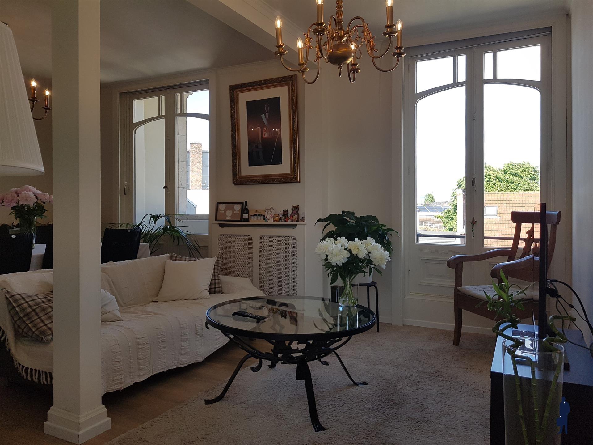 Authentiek gerenoveerd penthouse (ca. 90 m²) met terras foto 2