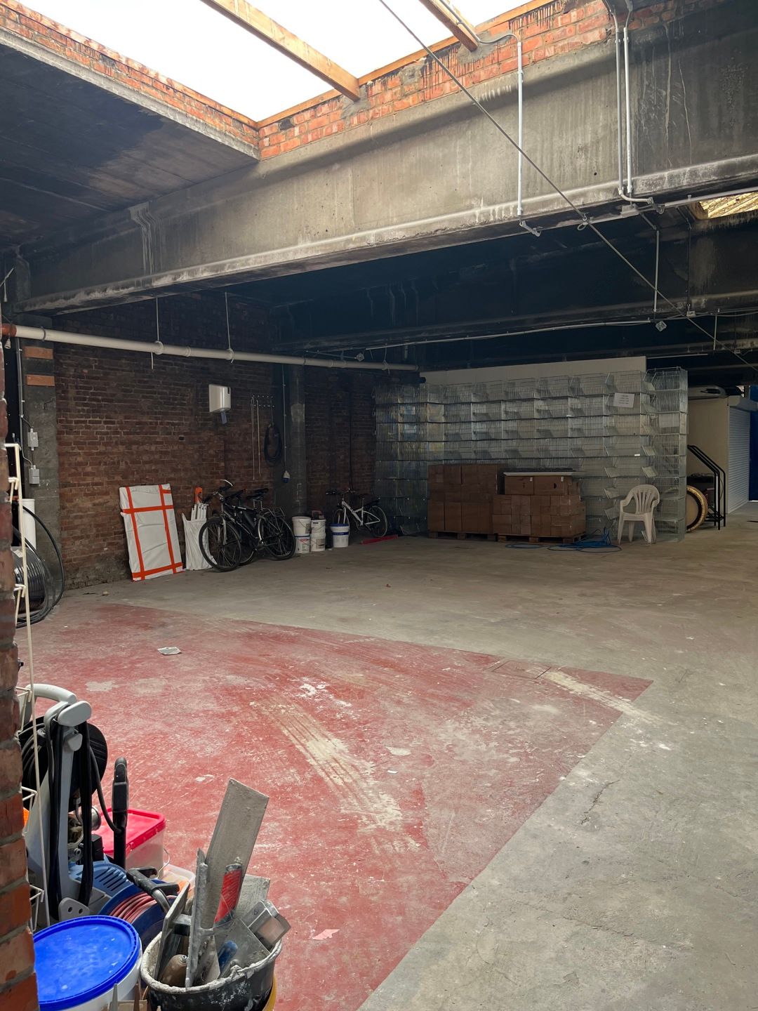 Afscheidbaar magazijn van 235m² op top ligging! foto 9