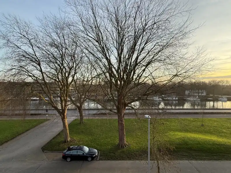 *** COMPROMIS IN OPMAAK *** - Rustig en zongeoriënteerd 3-slaapkamerappartement met terras en open uitzicht op water foto 20