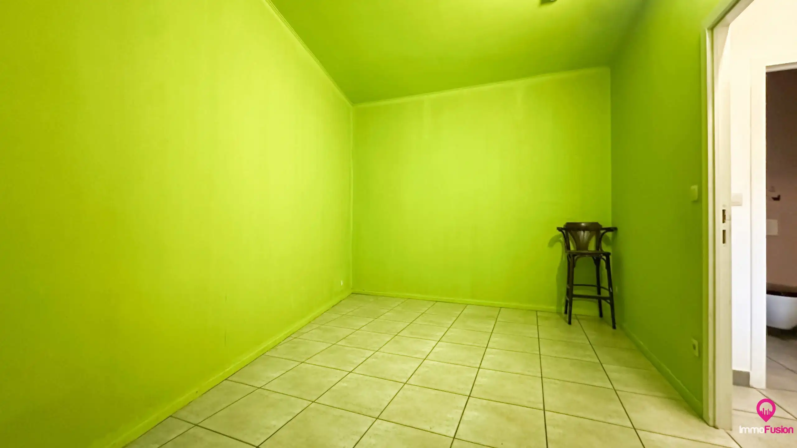 Ruim handelspand met garage in het centrum van Beringen! foto 13