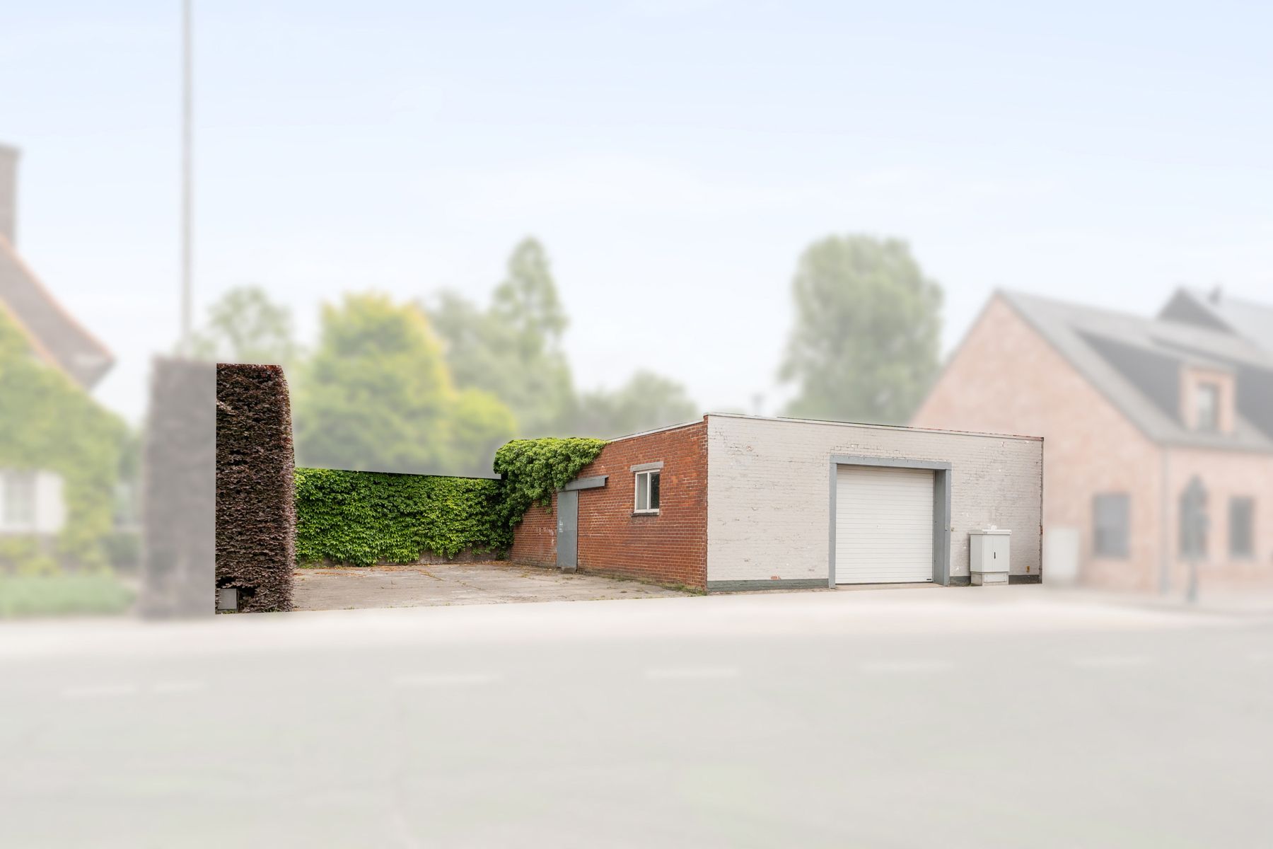 Opslagplaats met naastgelegen parking foto {{pictureIndex}}