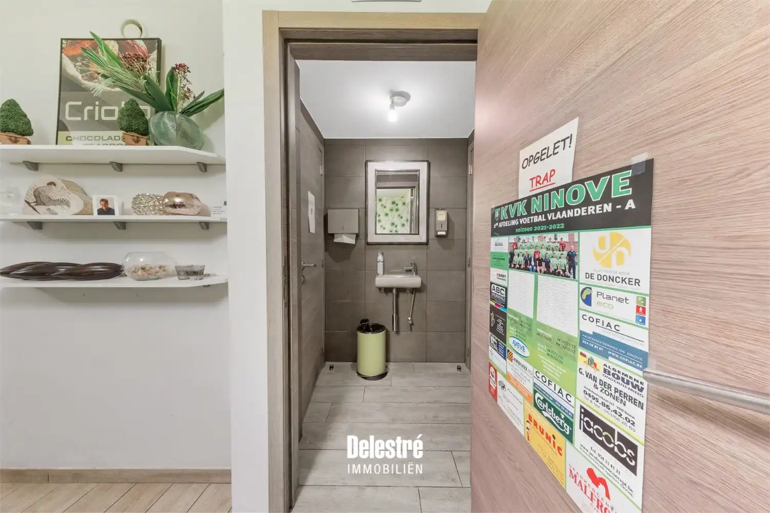 GOED DRAAIENDE HORECAZAAK CENTRUMLAAN MET TERRAS foto 16