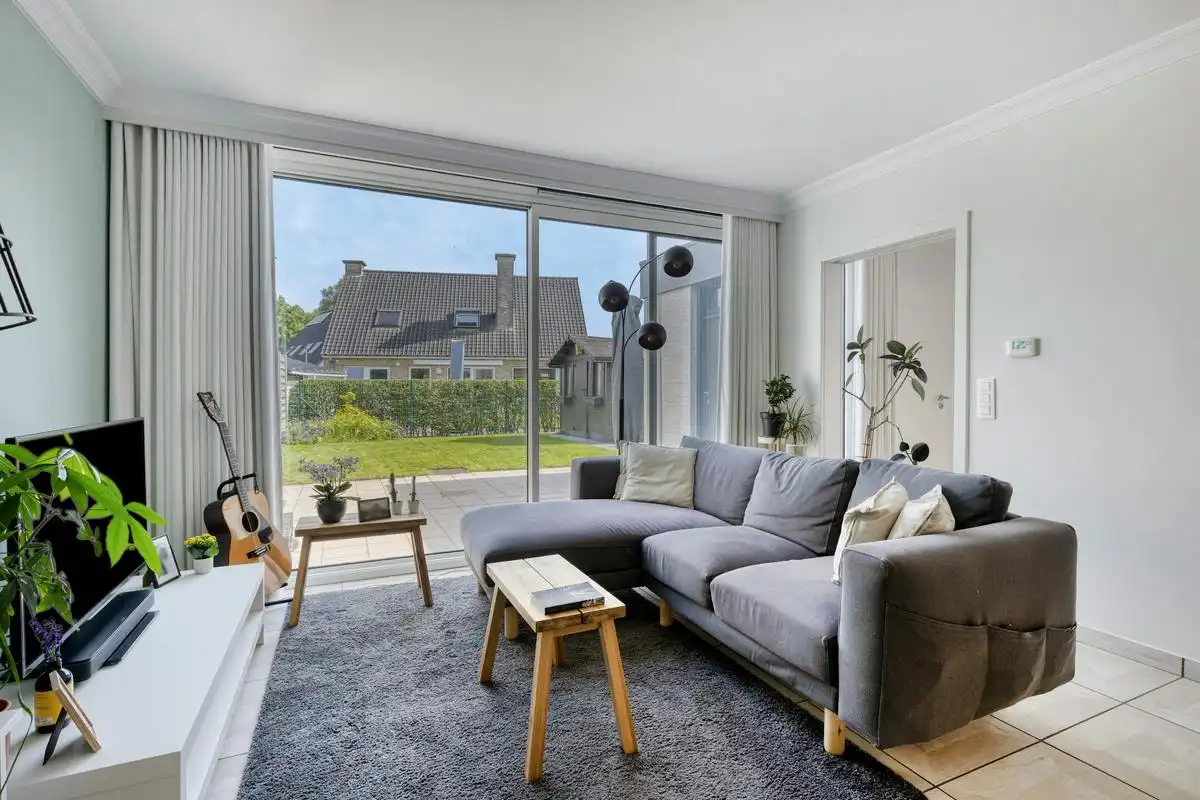 Bungalow met tuin en garage  te koop in Zwevegem! foto 4