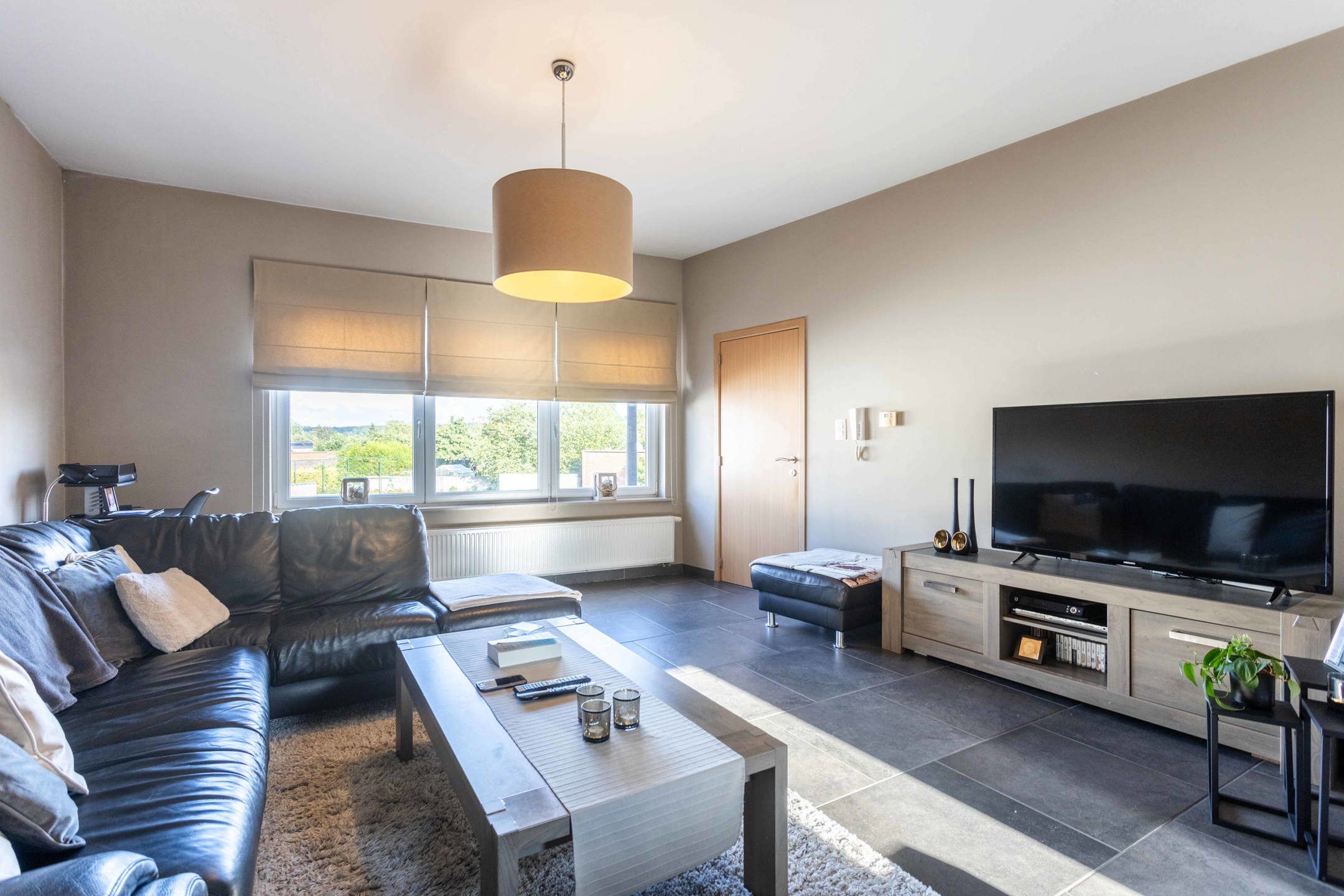 Appartement met ruim terras vlakbij het station & centrum! foto {{pictureIndex}}