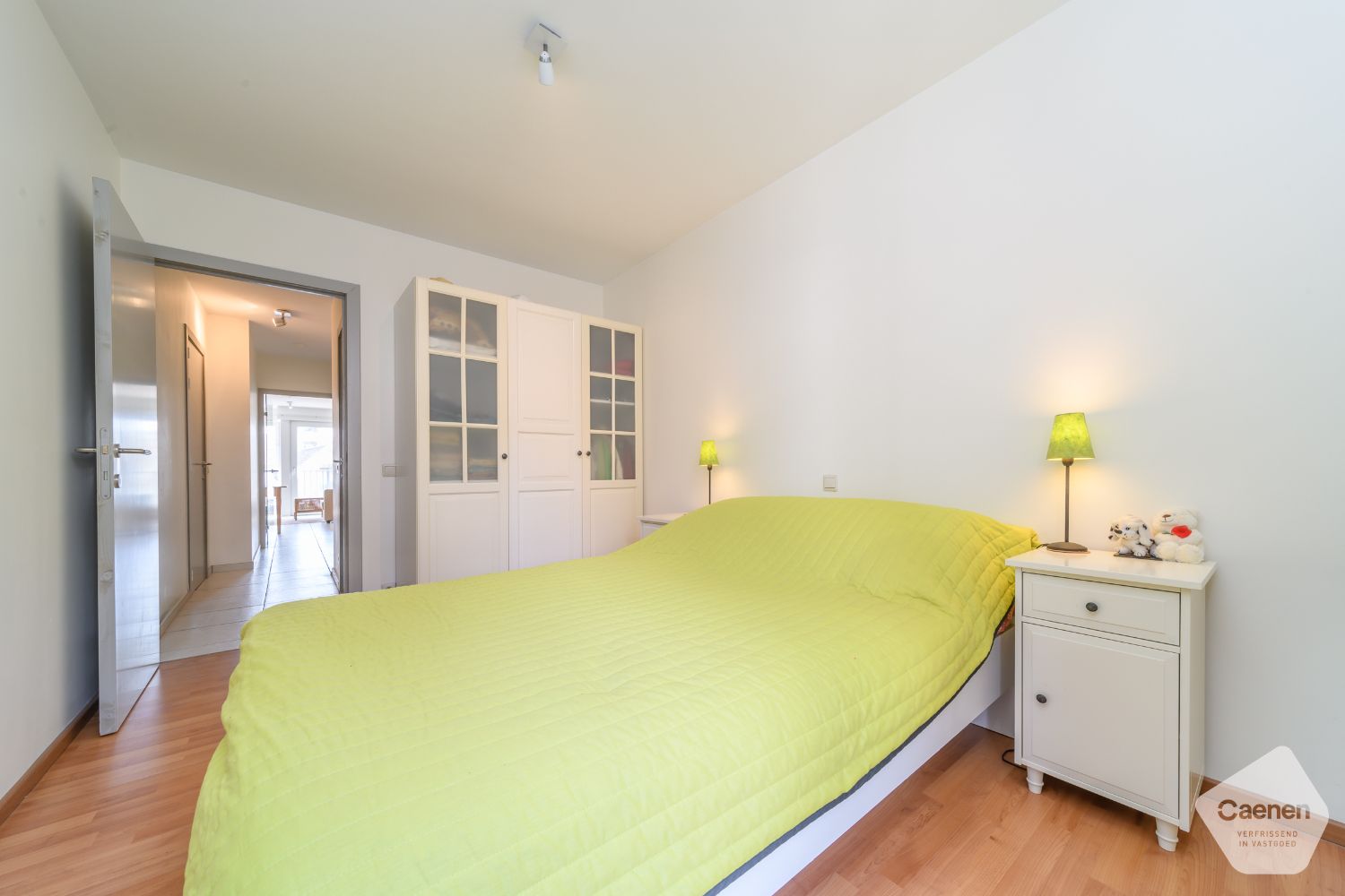 Instapklaar 1-slaapkamerappartement met terras nabij zee en centrum foto 13
