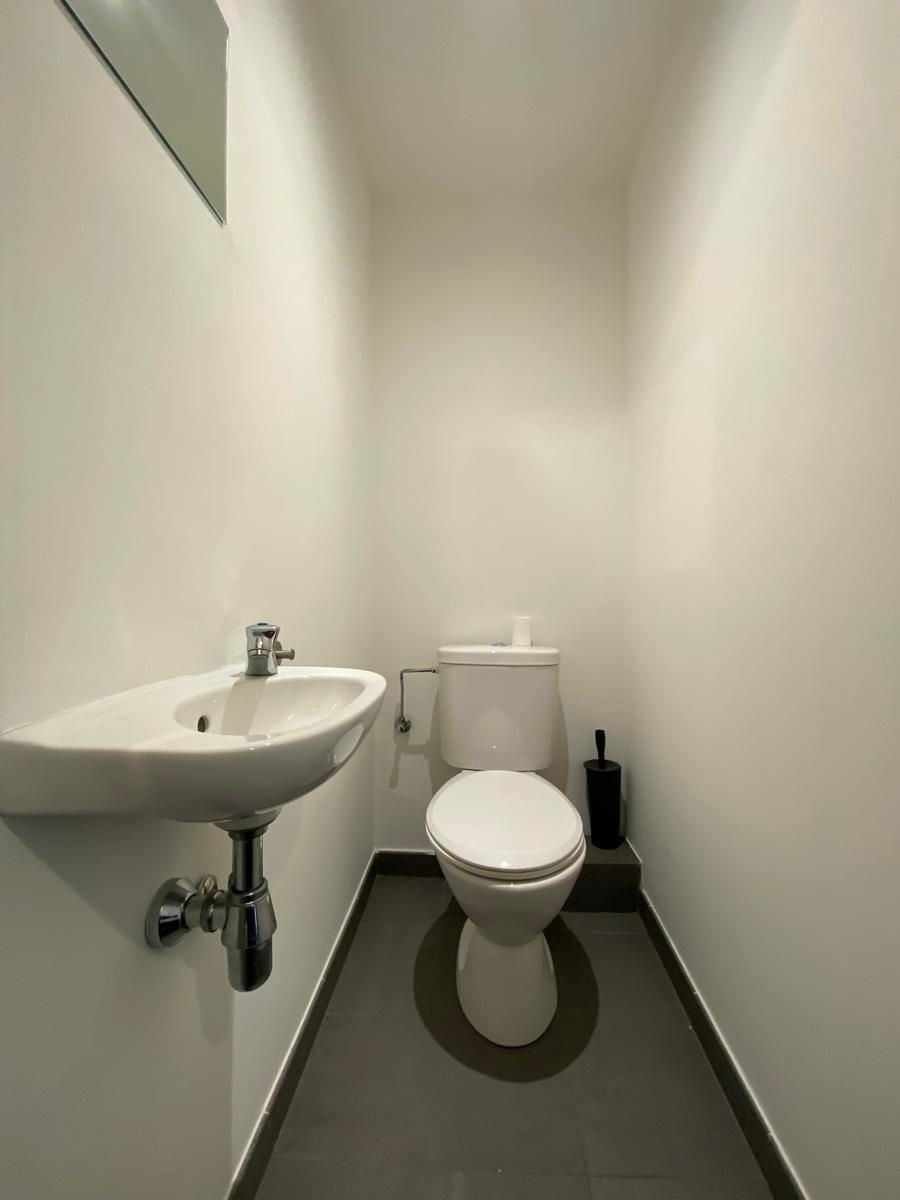 Recent appartement met 1 slaapkamer in centrum Halle foto 7