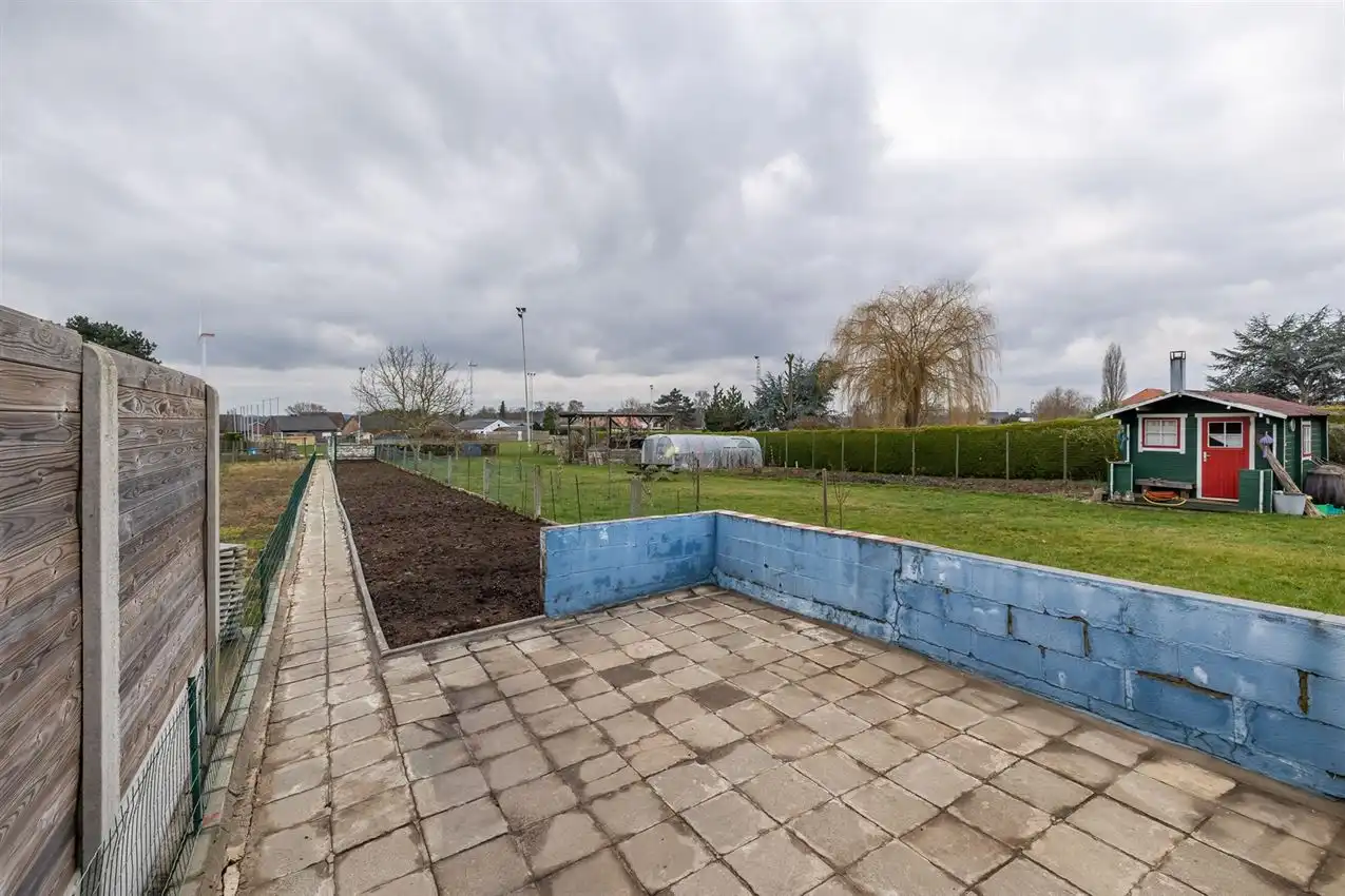 Op te frissen rijwoning, ideaal voor starters foto 4