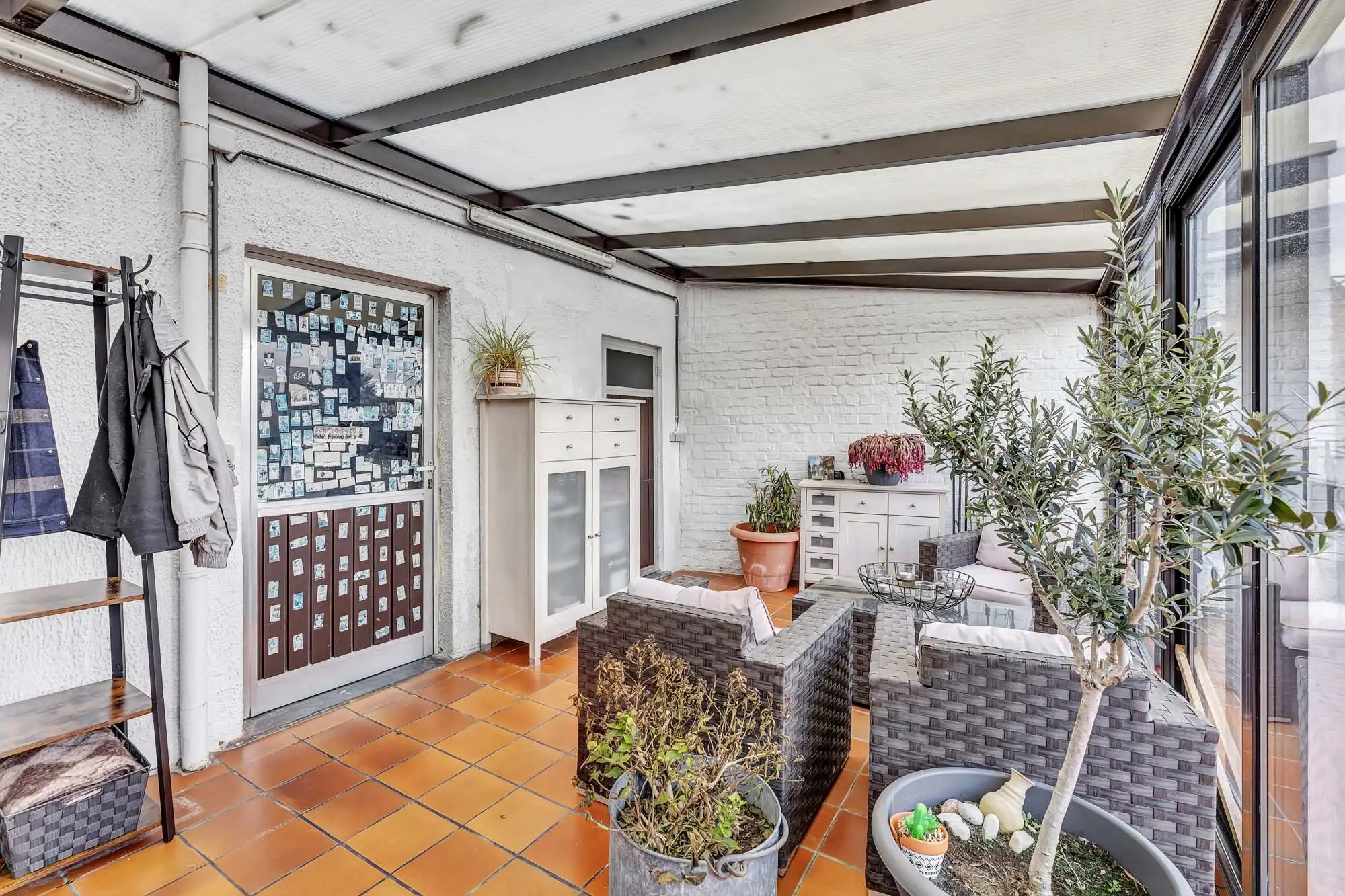 Strategisch gelegen, instapklare woning met veel potentieel foto 11