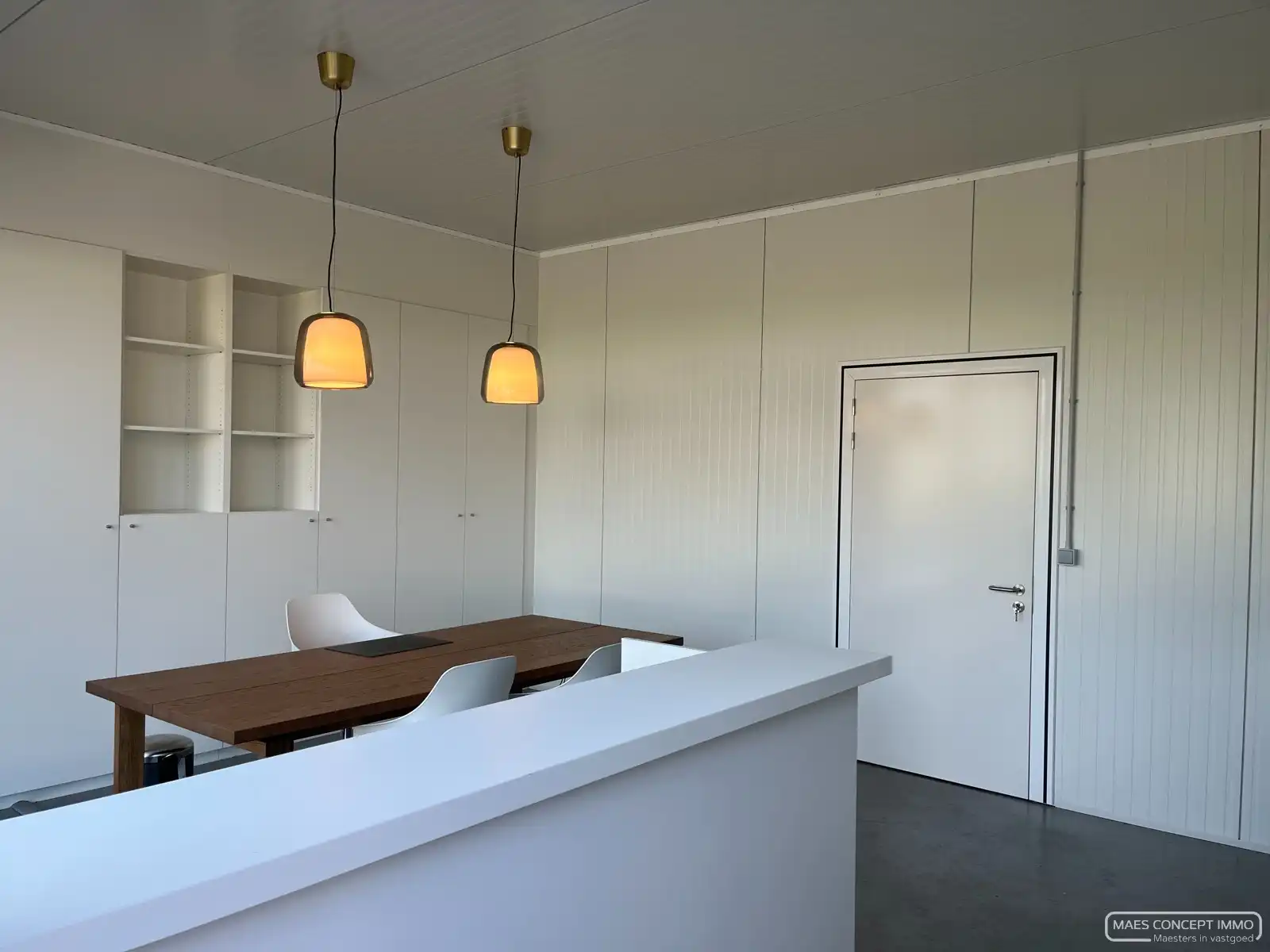 Ingericht magazijn te huur voor bereiding van voedsel in Wielsbeke foto 2