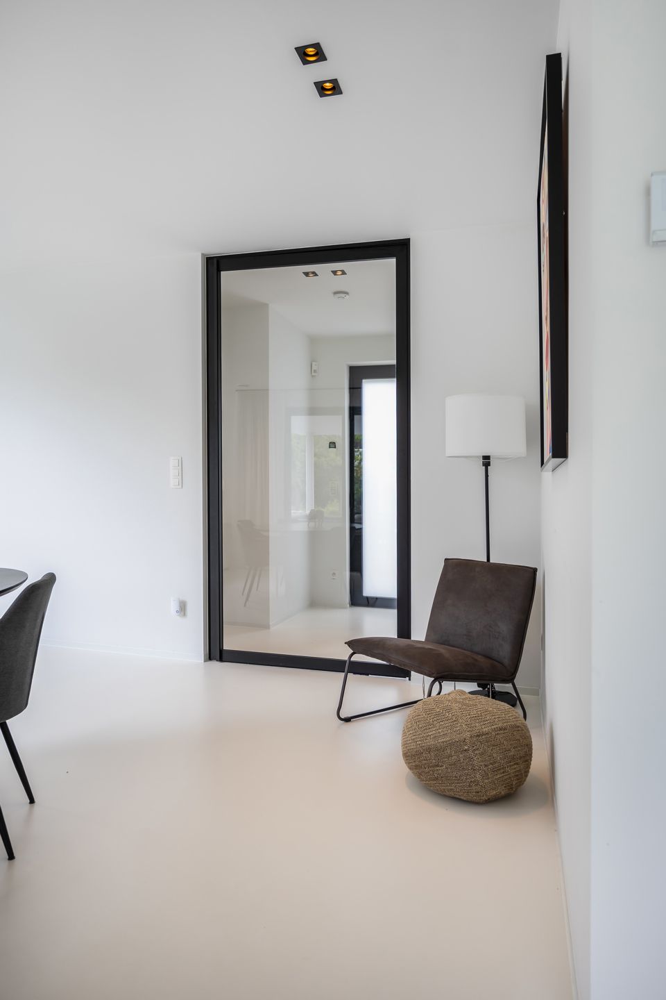 Licht en ruimte in strakke designwoning foto 8
