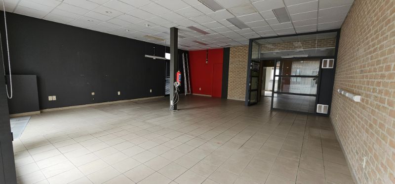 Winkel/kantoorpand te Wondelgem centrum foto 5