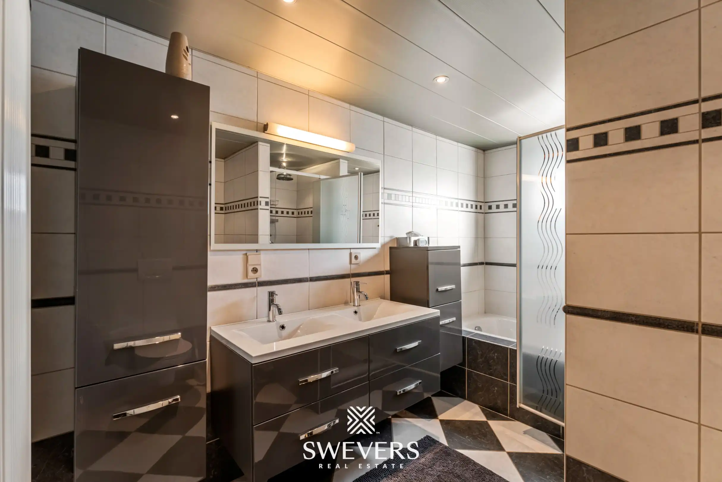 Gelijkvloerse, instapklare woning met grote tuin op rustige locatie te Koersel foto 14