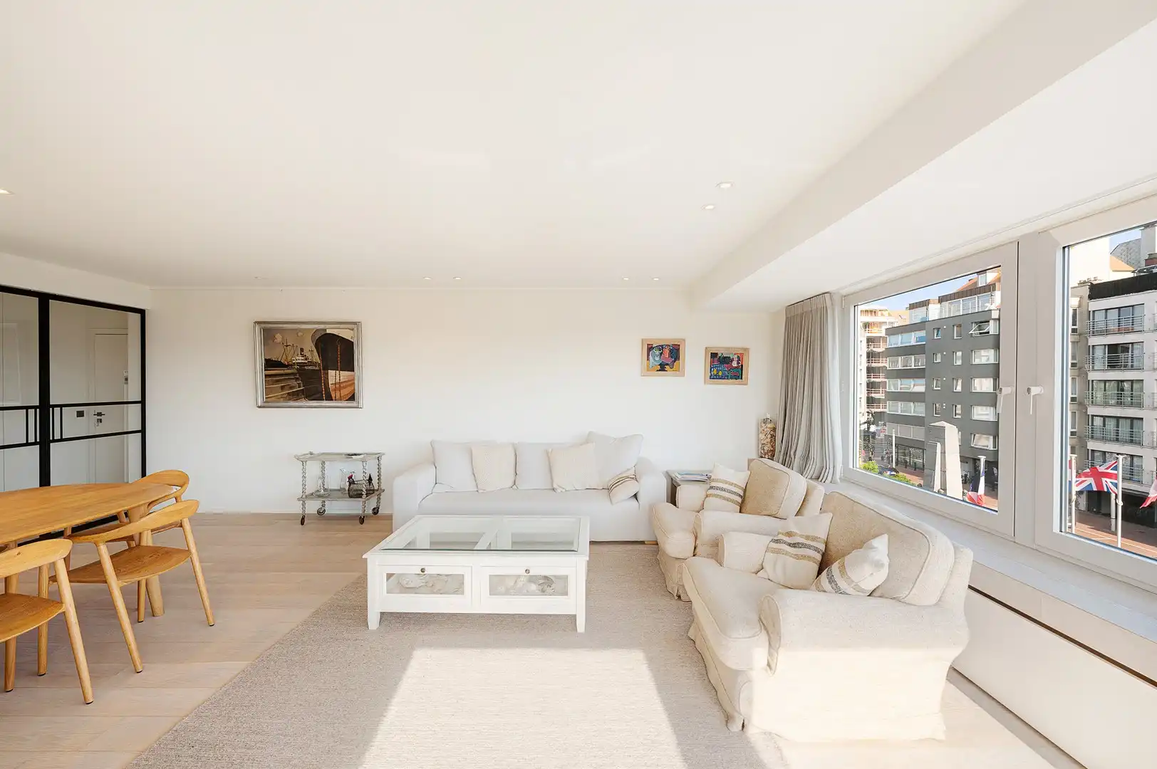 Stijlvol appartement op centrale locatie aan het Burgemeester Frans Desmedtplein. foto 10