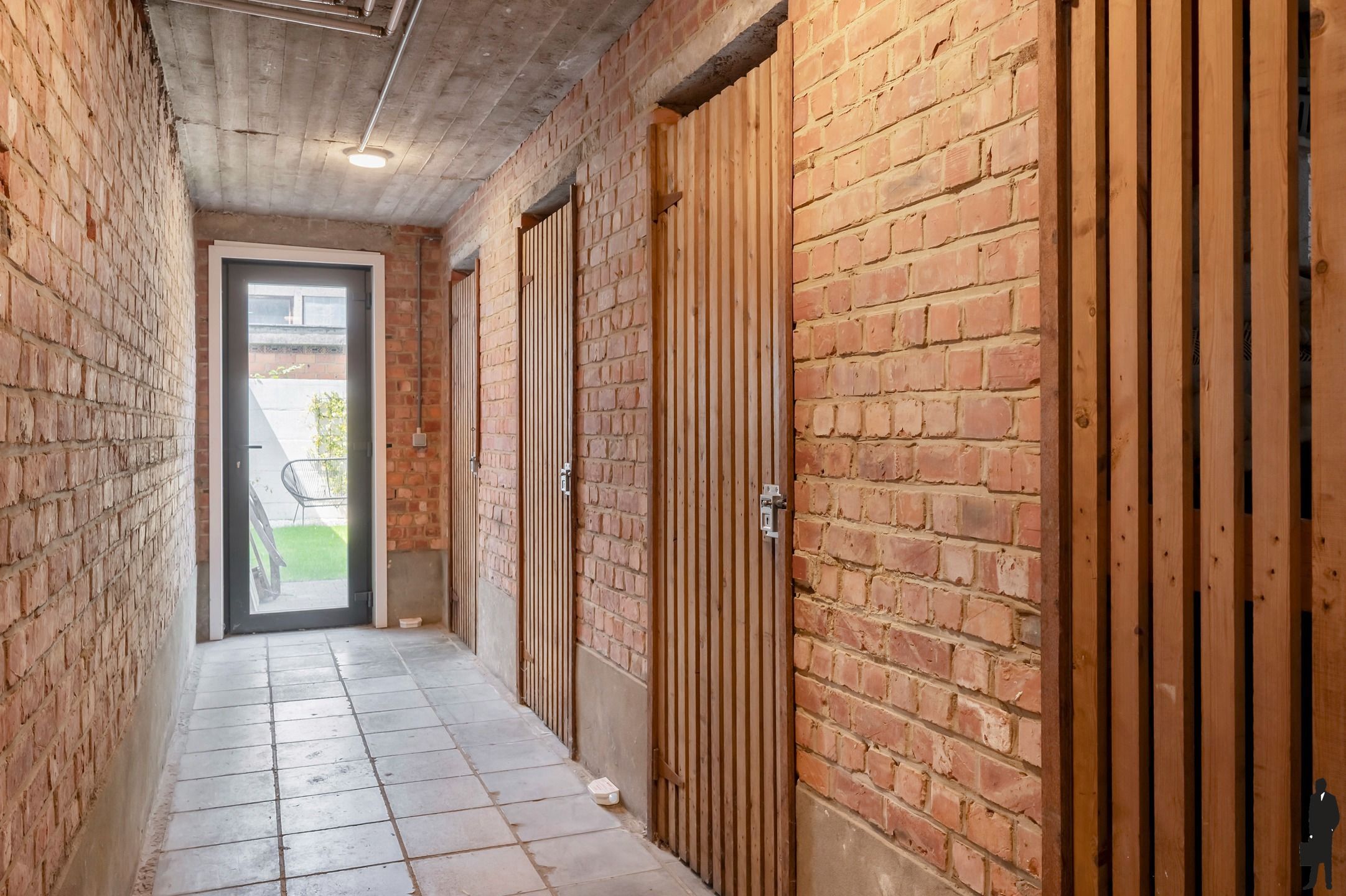 Energiezuinig, volledig gerenoveerd appartement met zonnig terras te Deurne-Zuid! foto 14