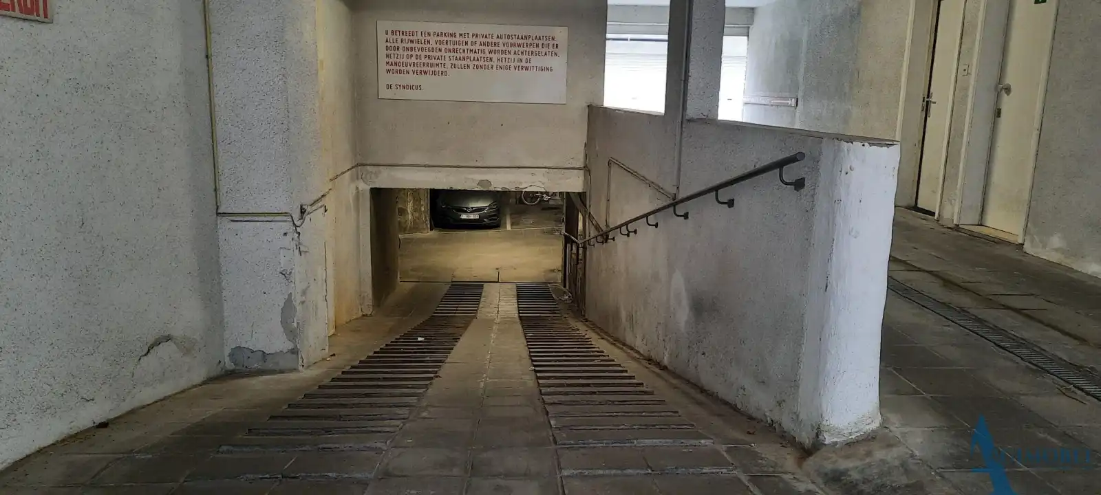 Autostaanplaats op niveau -1 nabij de Dumortierlaan te Knokke foto 4