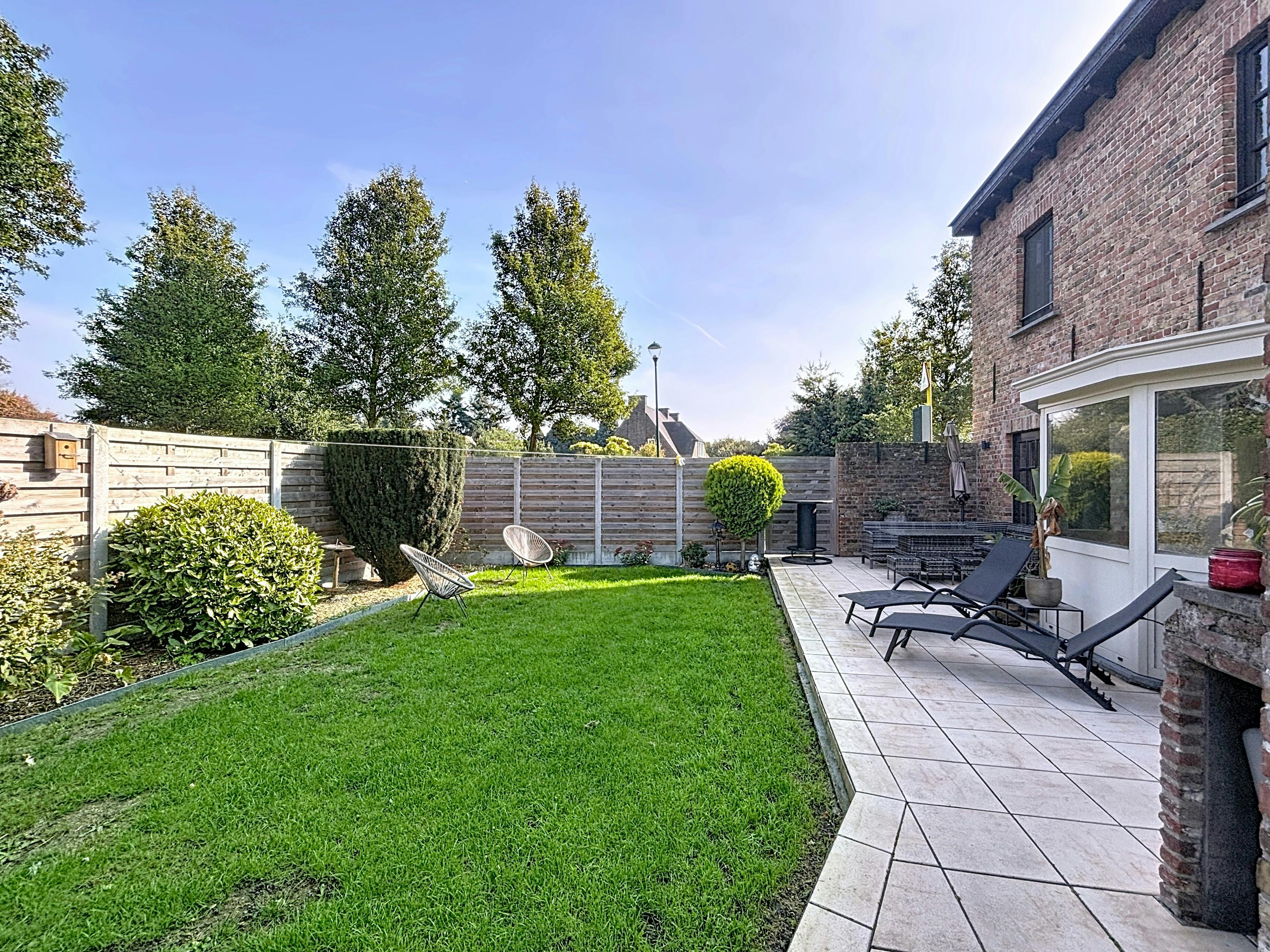 Huis met 2-3 slaapkamers, garage en loods in Assebroek  foto 5