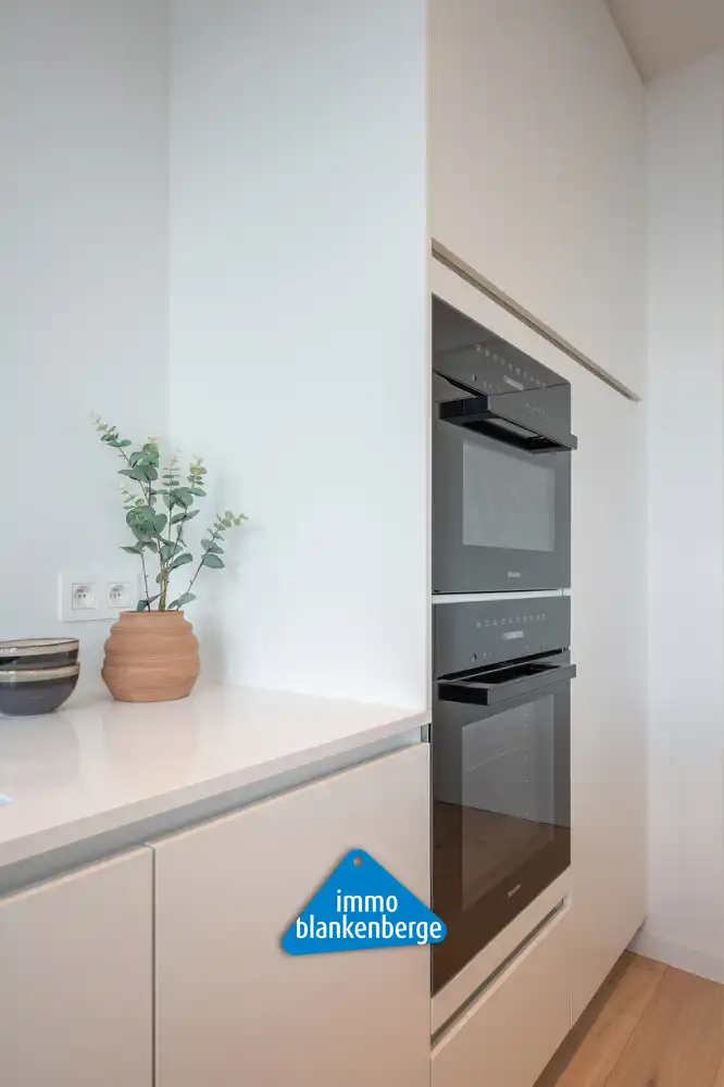 Luxueus appartement met 3 slaapkamers op de Zeedijk in Blankenberge met adembenemend zeezicht foto 9