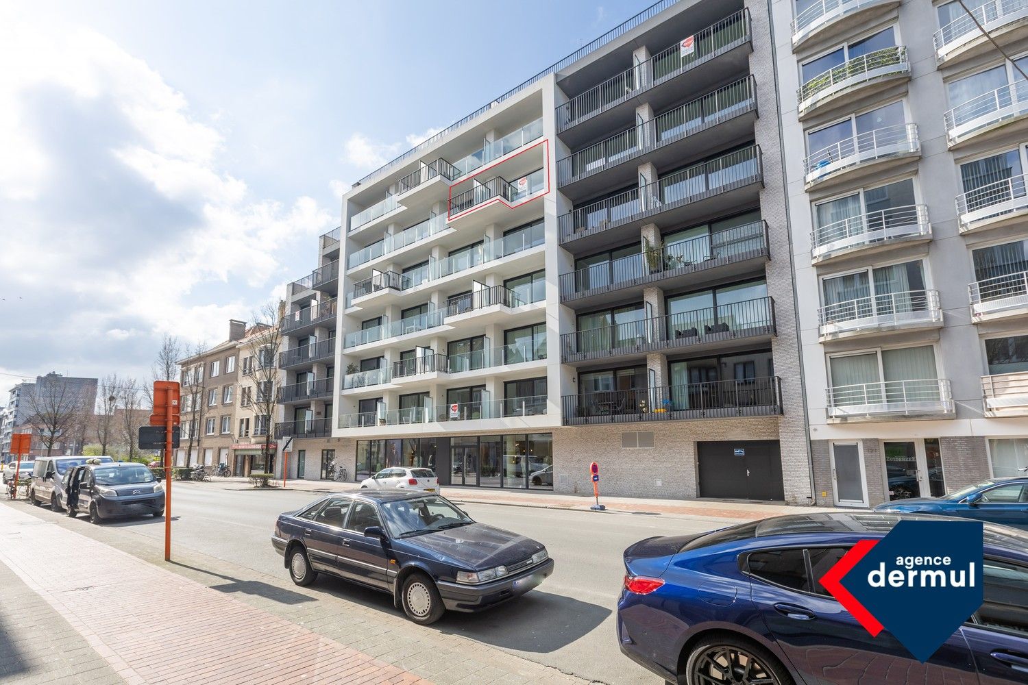 RESIDENTIE LARGO foto {{pictureIndex}}