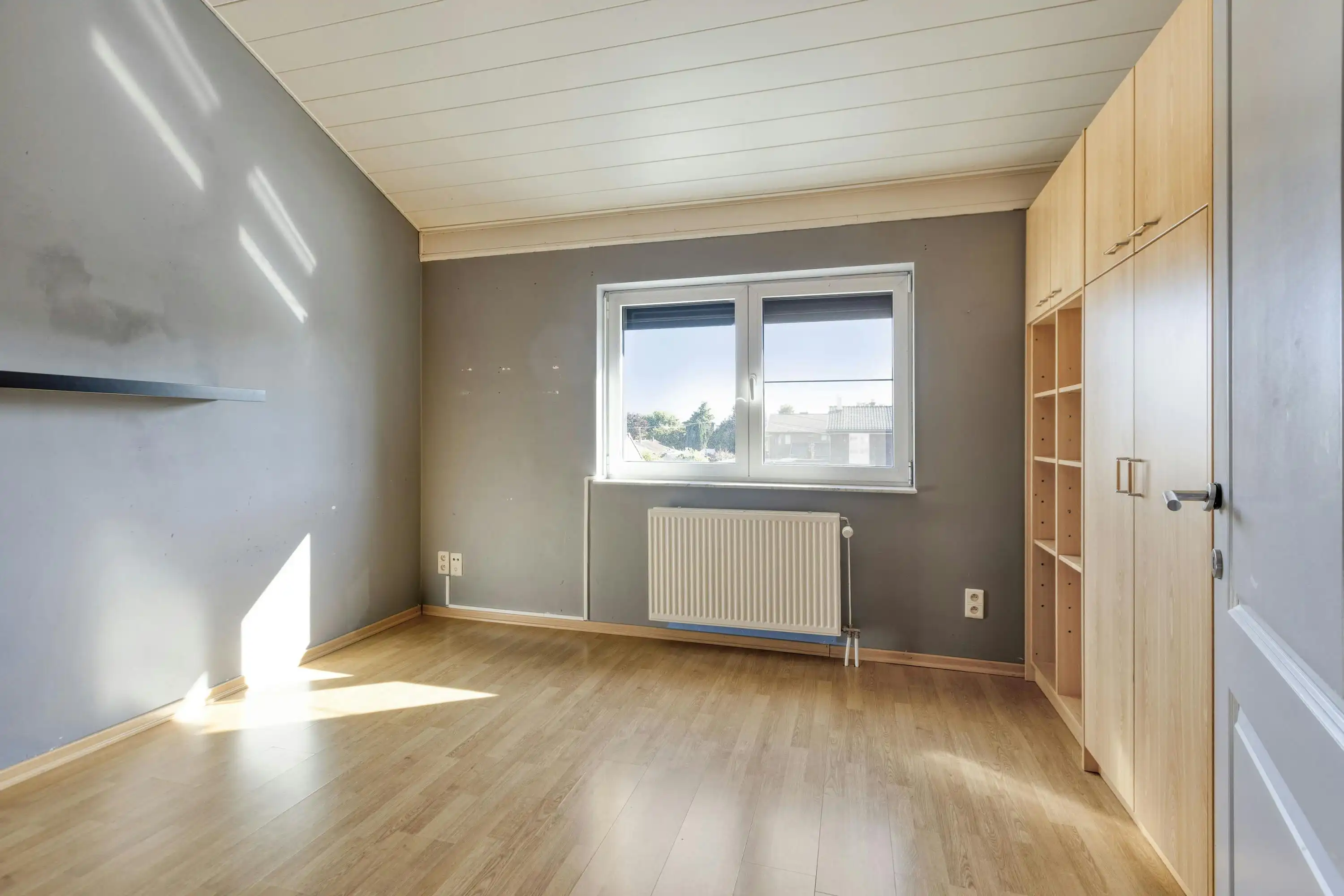Instapklare gezinswoning met 5 slaapkamers en tuin te Diepenbeek foto 24